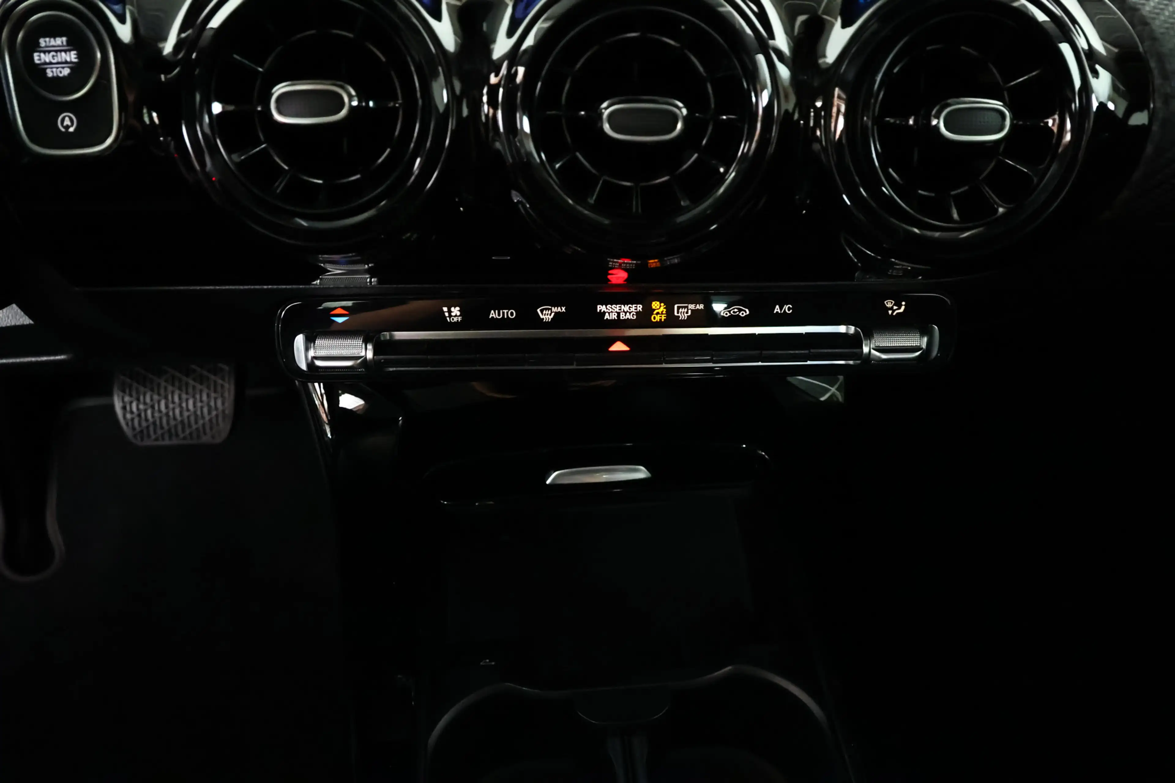 Mercedes-Benz A 180 Business Line / Navigatie / Camera / Cruisecontrol — photo 19