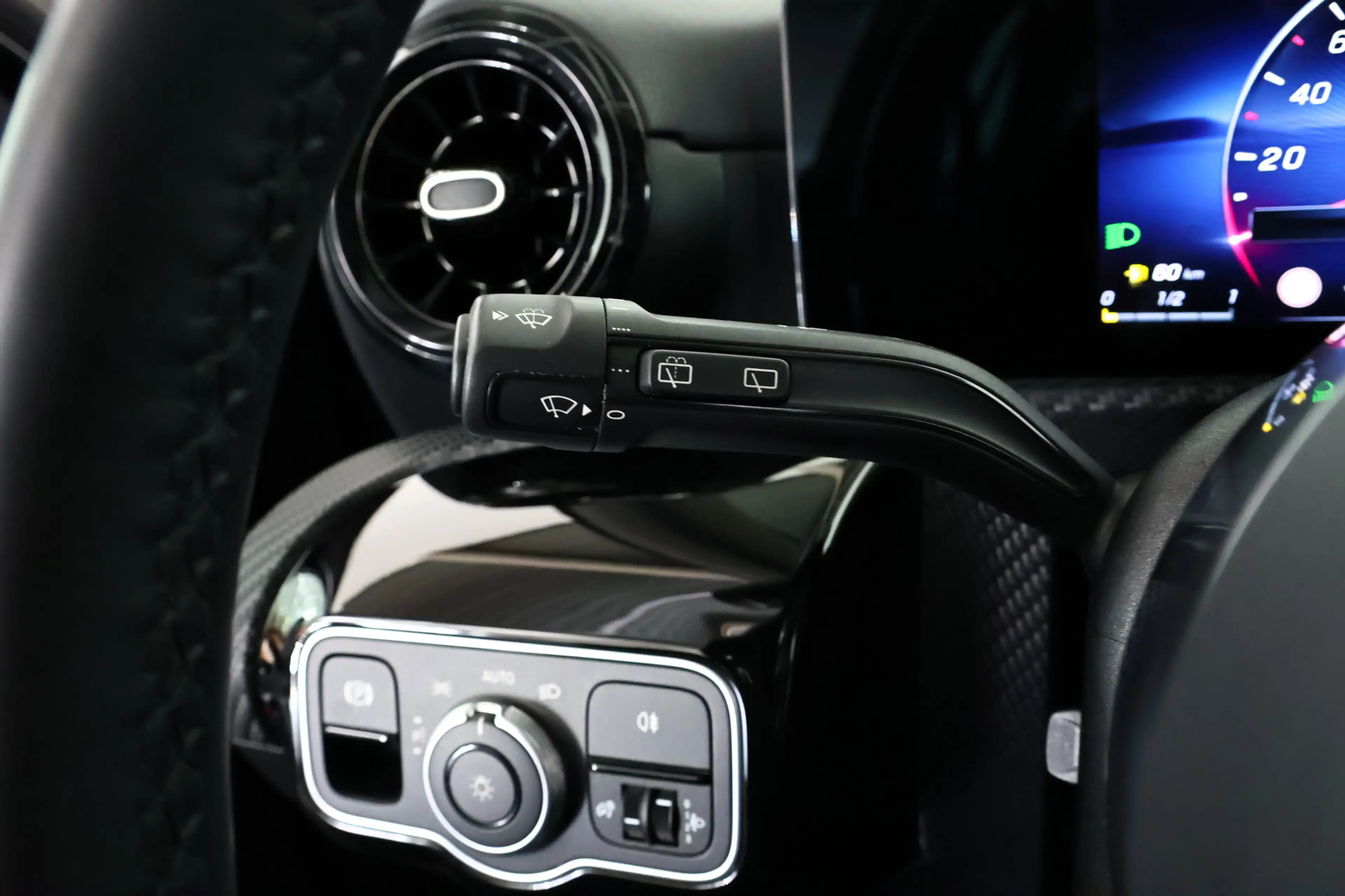 Mercedes-Benz A 180 Business Line / Navigatie / Camera / Cruisecontrol — photo 22