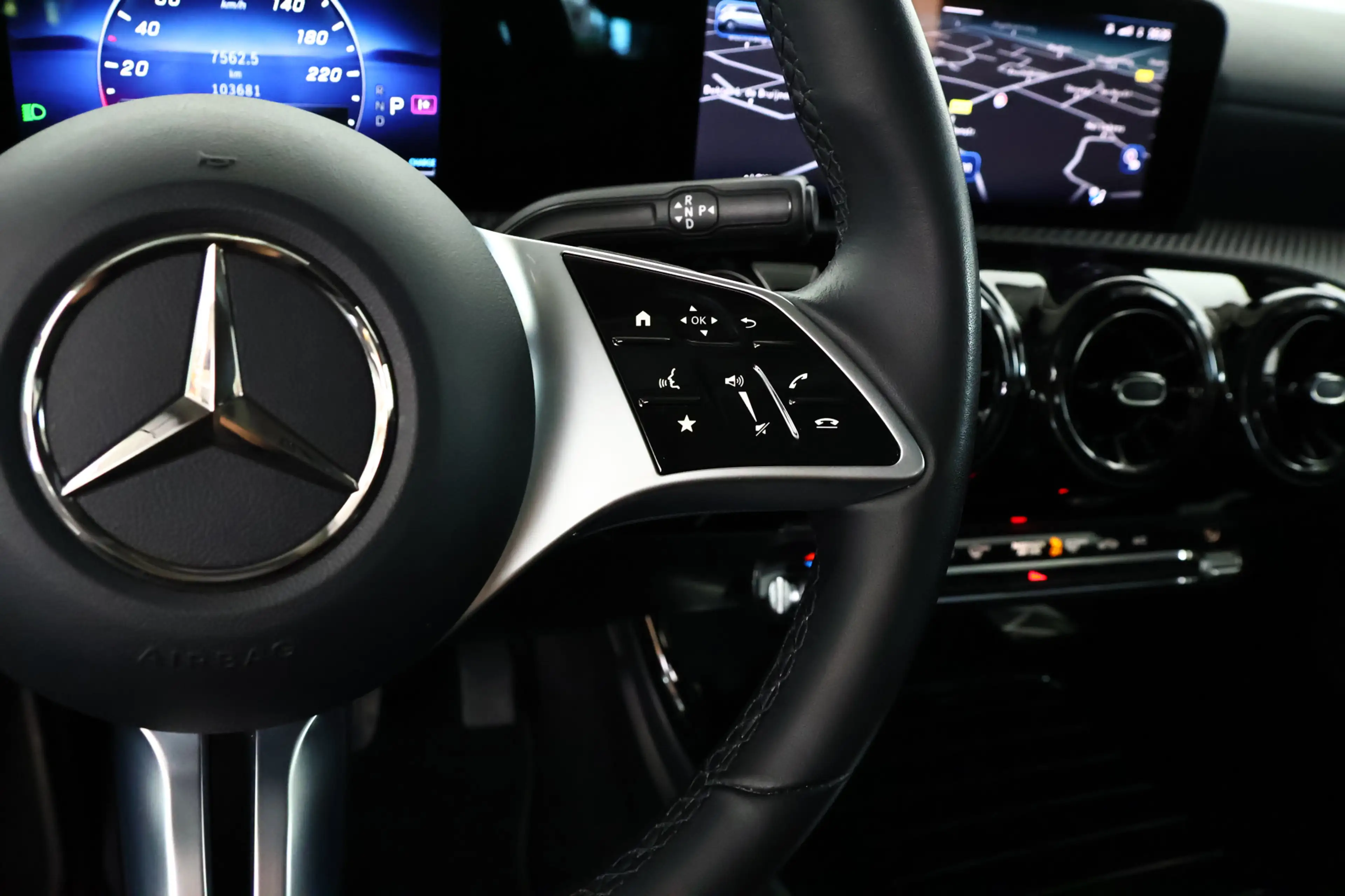 Mercedes-Benz A 180 Business Line / Navigatie / Camera / Cruisecontrol — photo 21