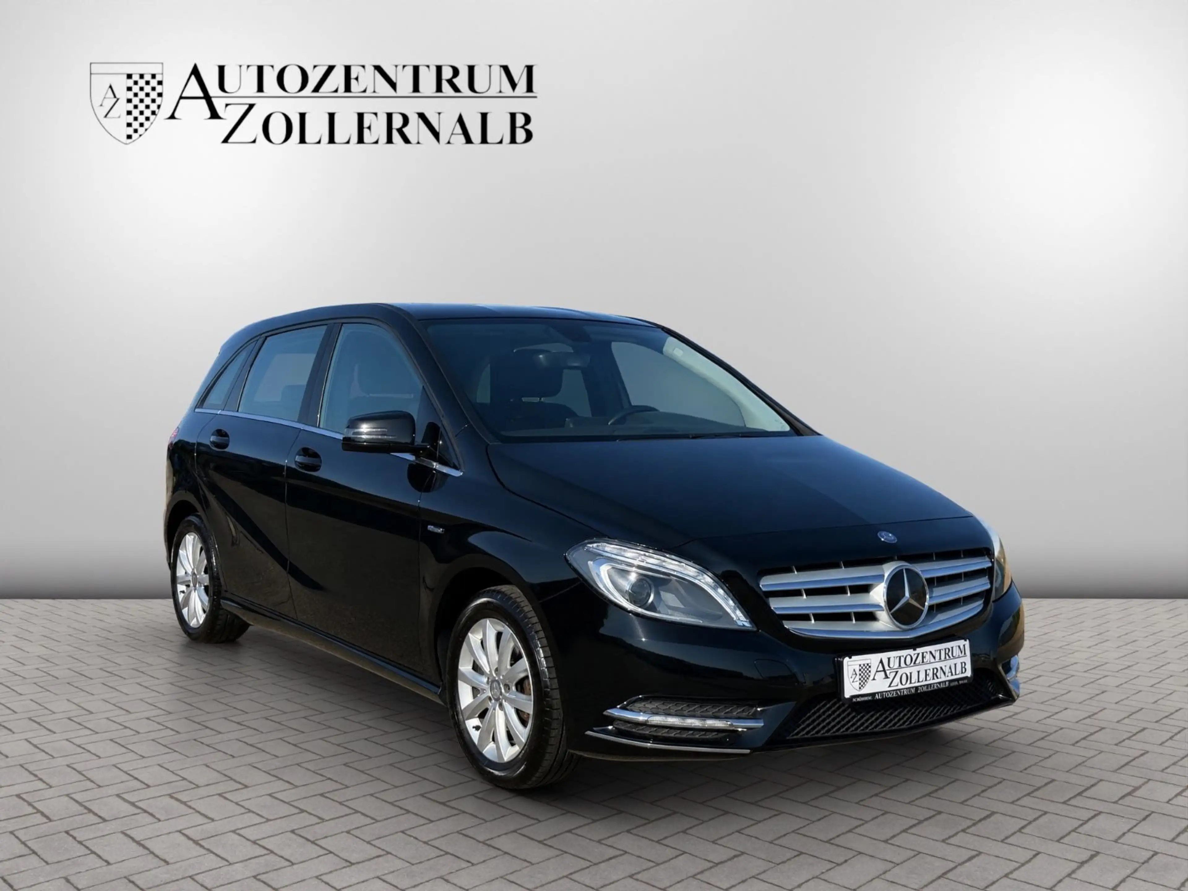 Mercedes-Benz B 180 *1.HAND*BI-XENON*AHK*CHROM*GUTER ZUSTAND* — photo 8