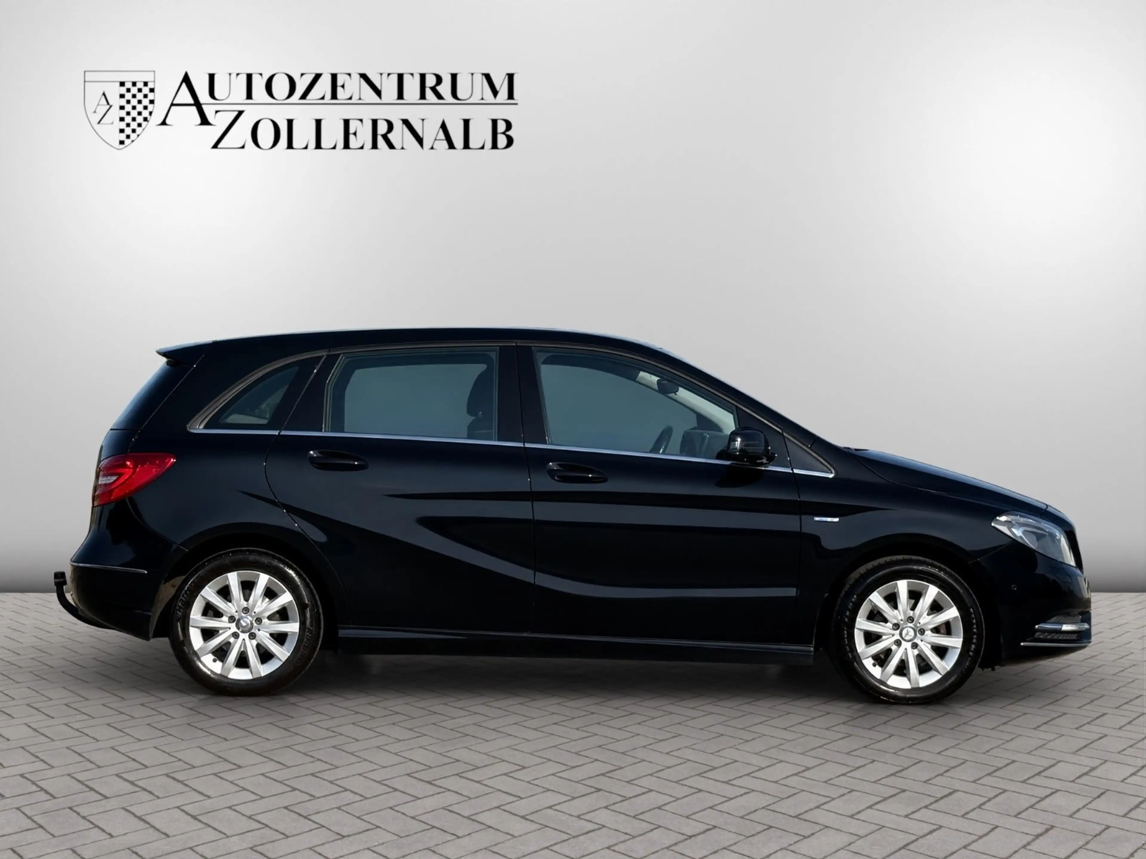 Mercedes-Benz B 180 *1.HAND*BI-XENON*AHK*CHROM*GUTER ZUSTAND* — photo 7
