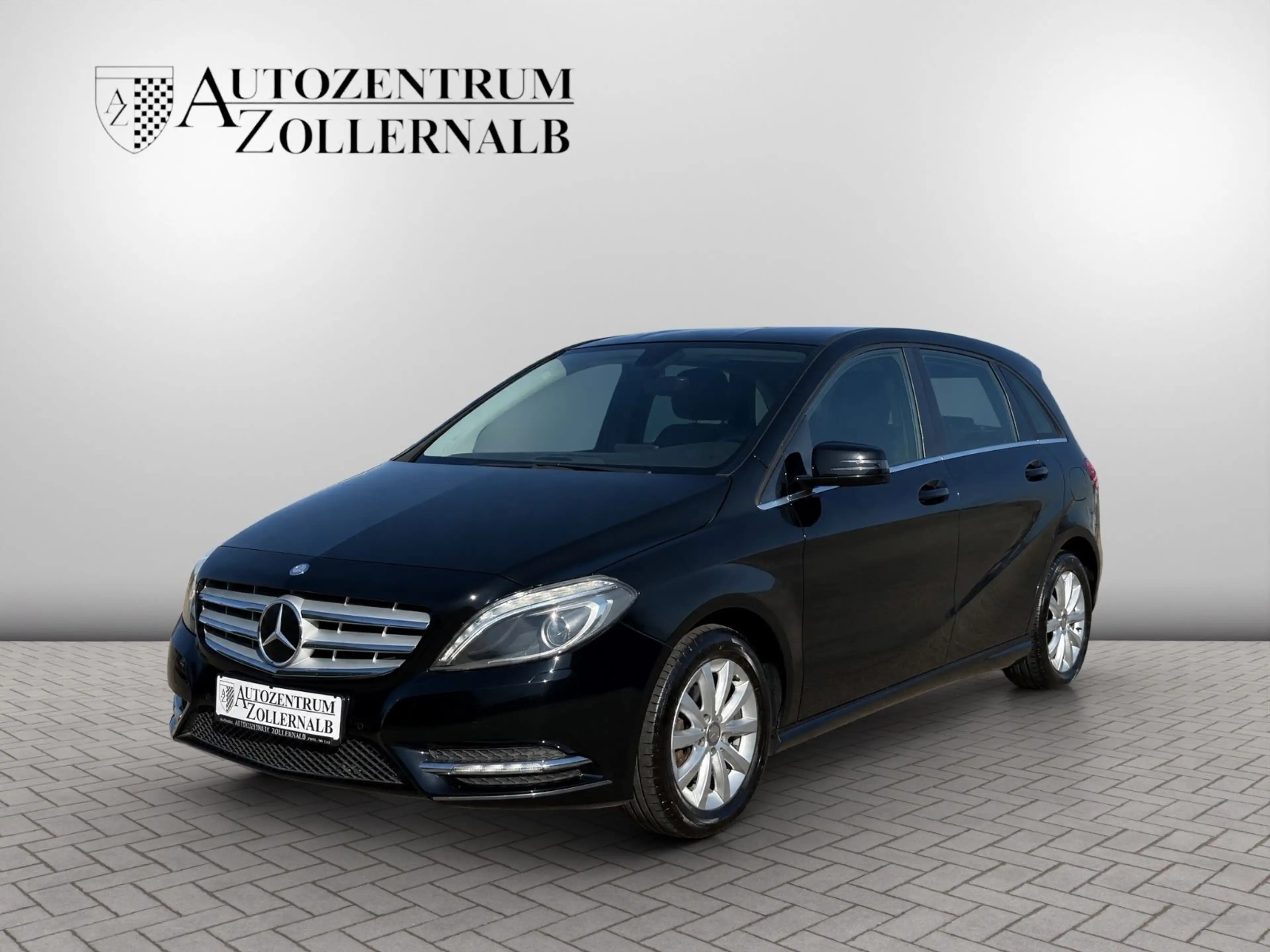 Mercedes-Benz B 180 *1.HAND*BI-XENON*AHK*CHROM*GUTER ZUSTAND*