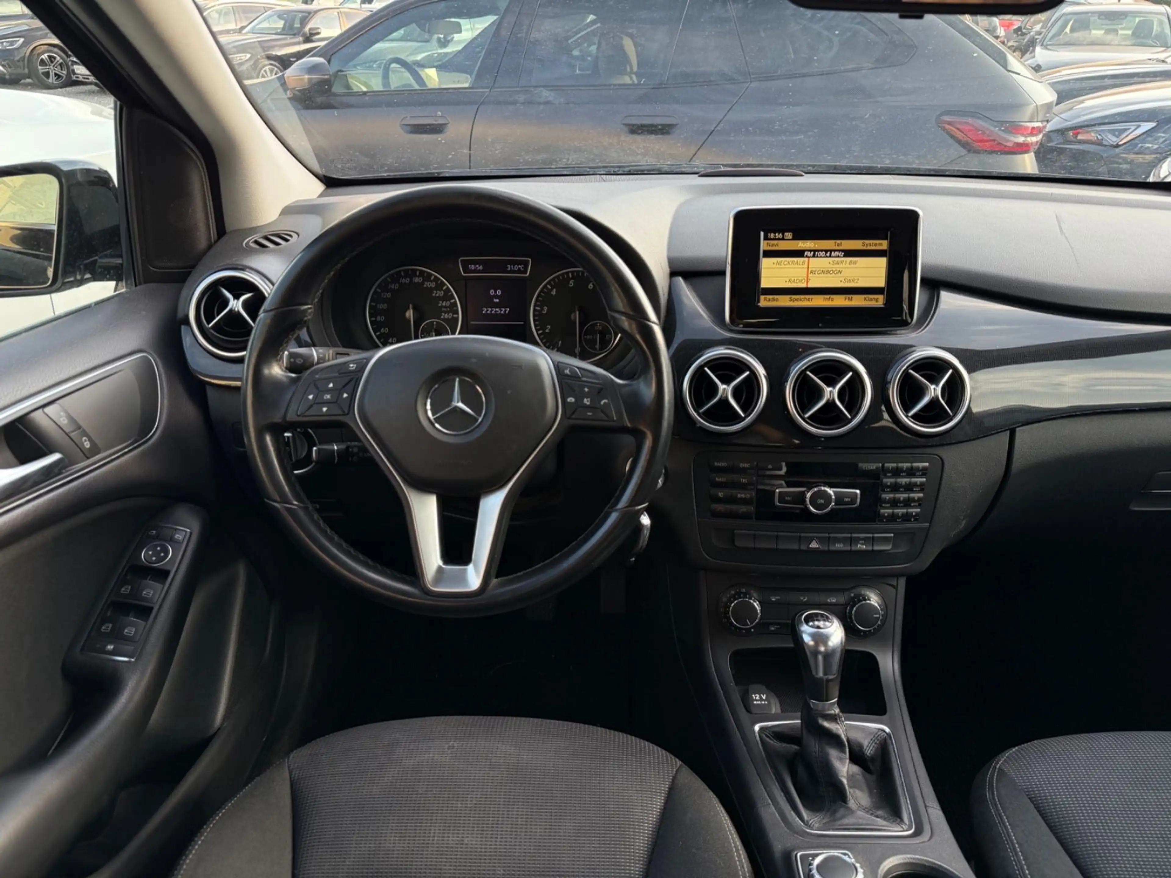 Mercedes-Benz B 180 *1.HAND*BI-XENON*AHK*CHROM*GUTER ZUSTAND* — photo 10