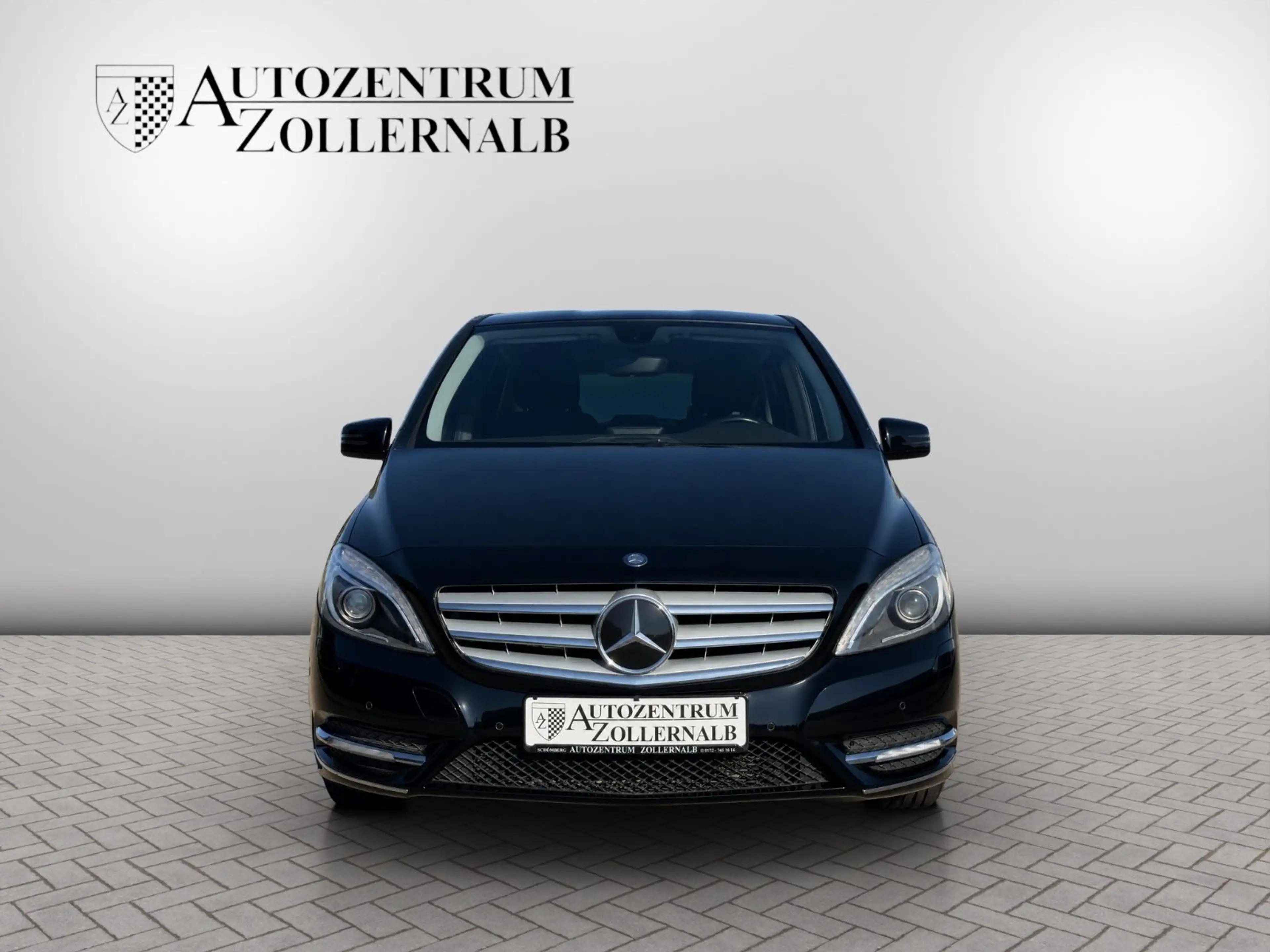 Mercedes-Benz B 180 *1.HAND*BI-XENON*AHK*CHROM*GUTER ZUSTAND* — photo 2