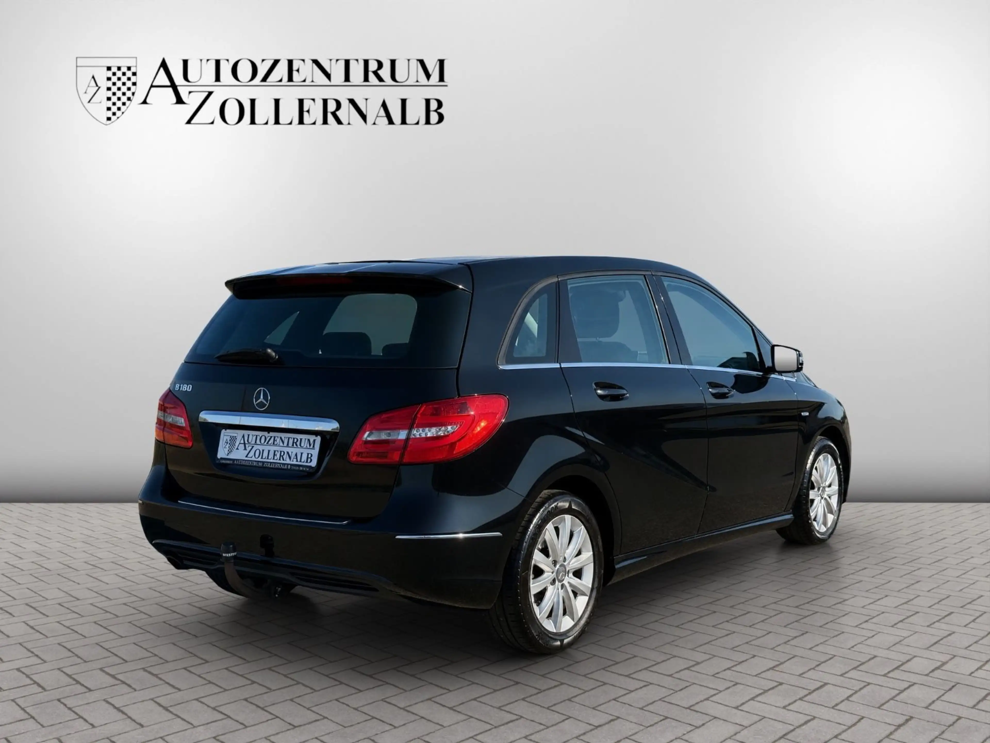 Mercedes-Benz B 180 *1.HAND*BI-XENON*AHK*CHROM*GUTER ZUSTAND* — photo 6