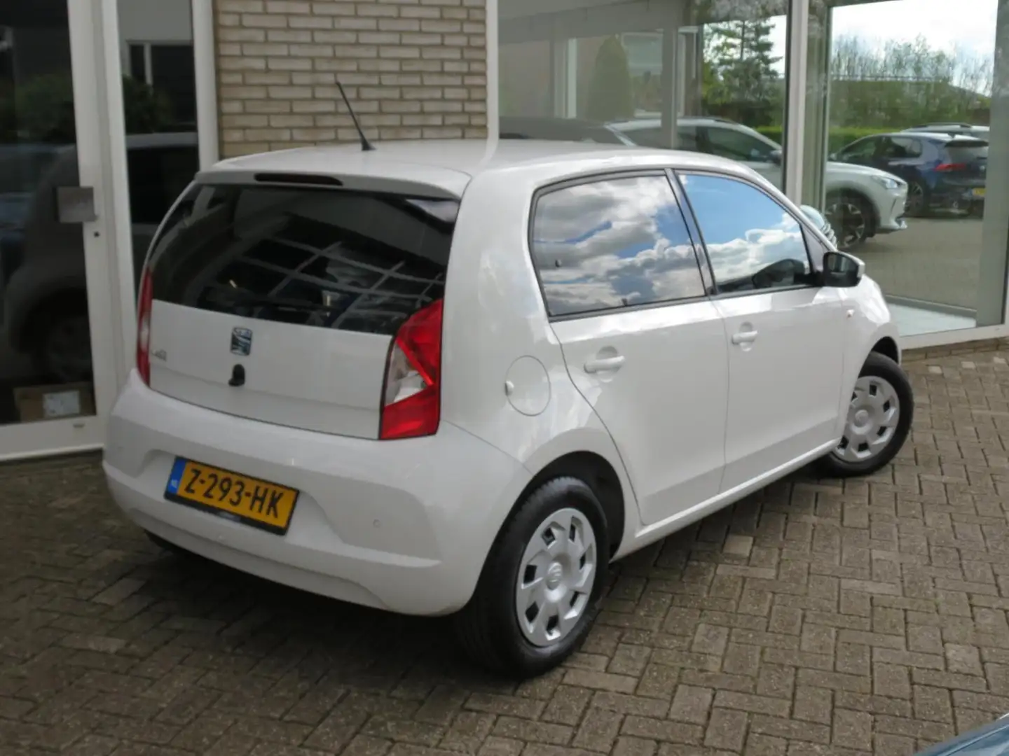 SEAT Mii 1.0 Style Airco|Cruise Control|PDC|Blueooth|Licht Wit - 2