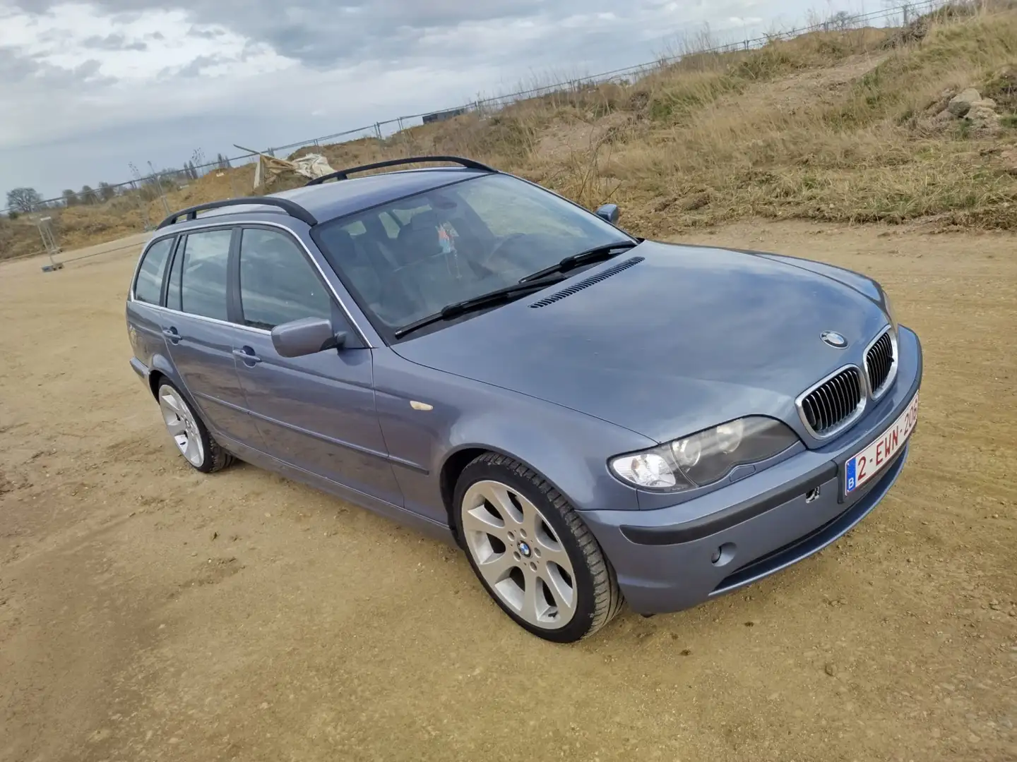 BMW 320 320d touring Bleu - 1