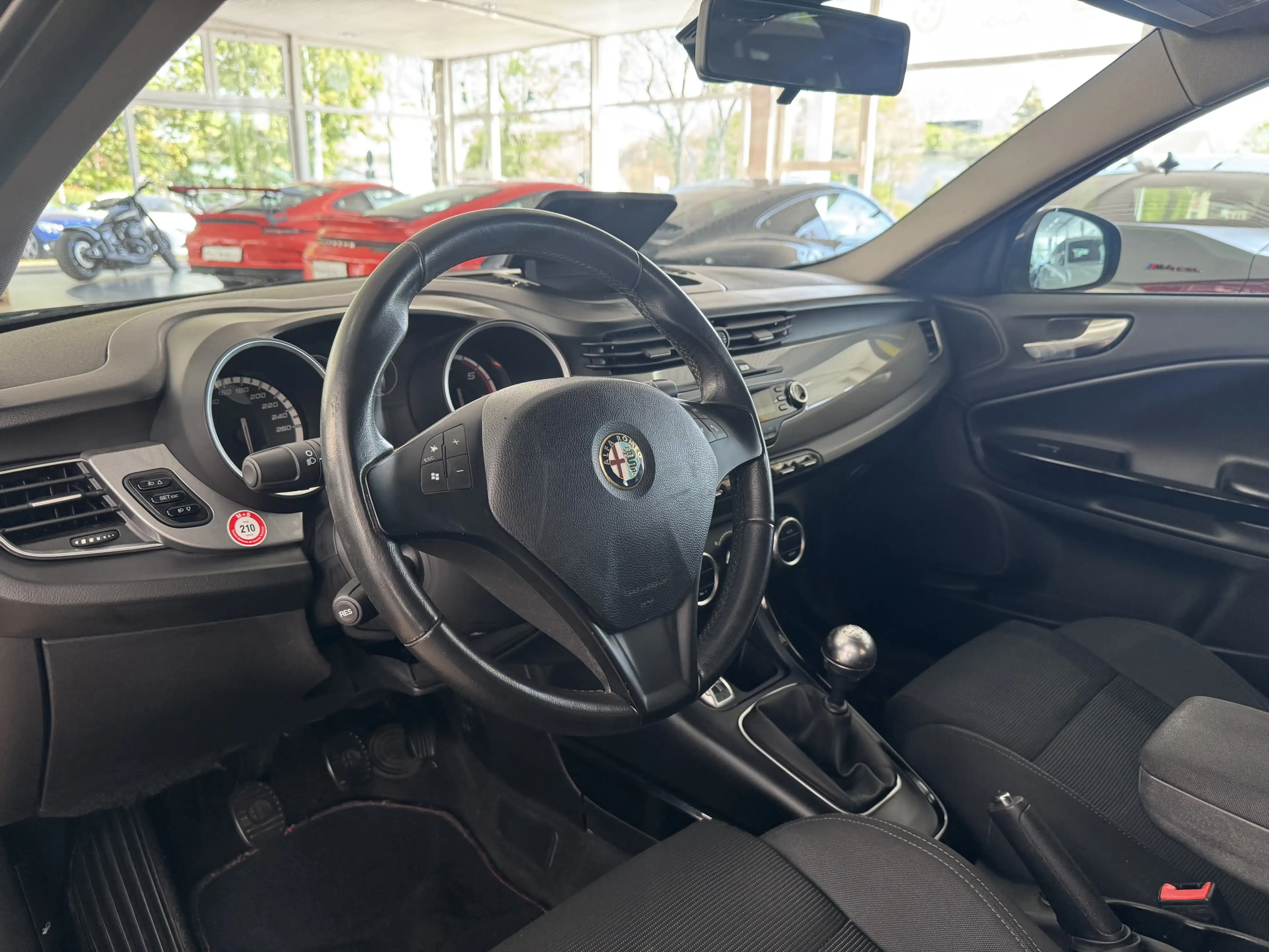 Alfa Romeo Giulietta 2.0 JTDM Turismo — photo 10