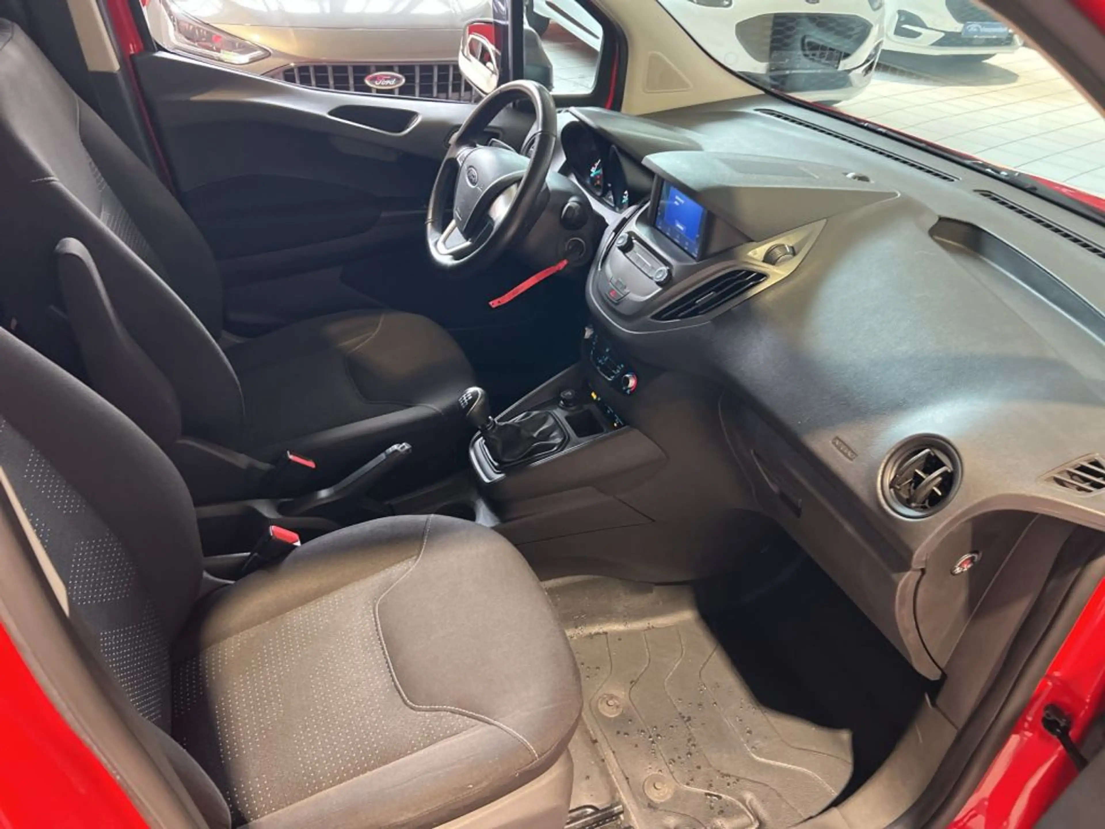 Ford Transit Courier S&S Trend — photo 12