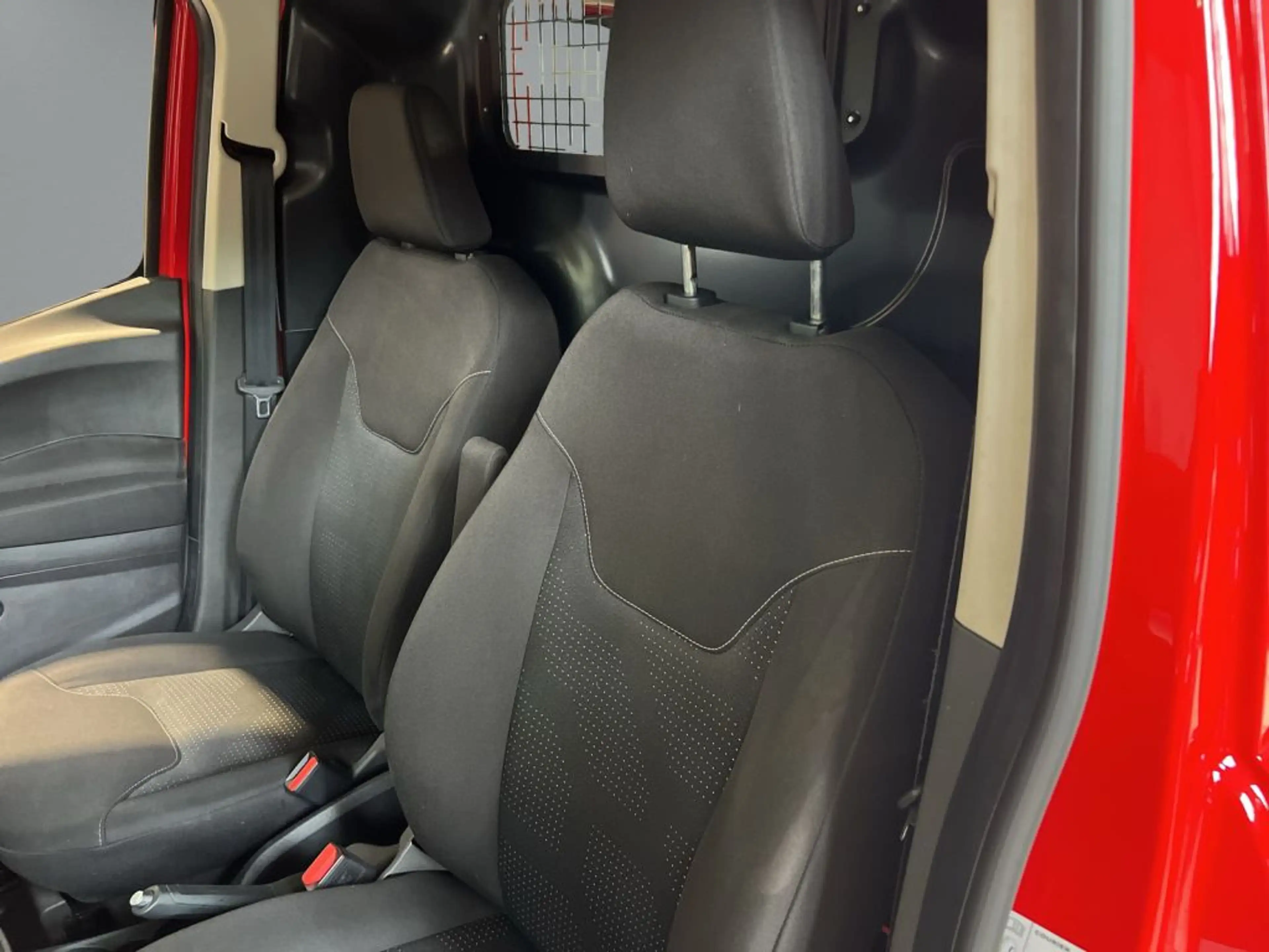 Ford Transit Courier S&S Trend — photo 7