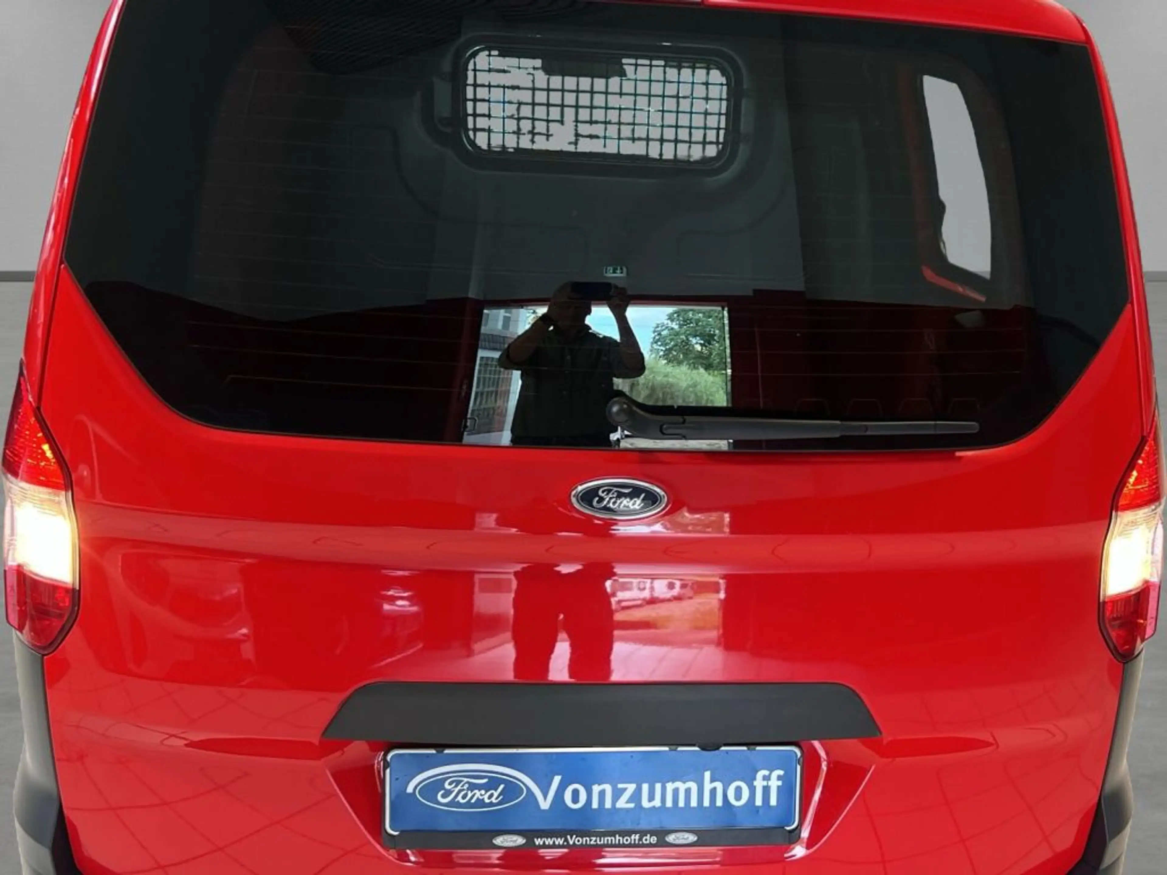 Ford Transit Courier S&S Trend — photo 10