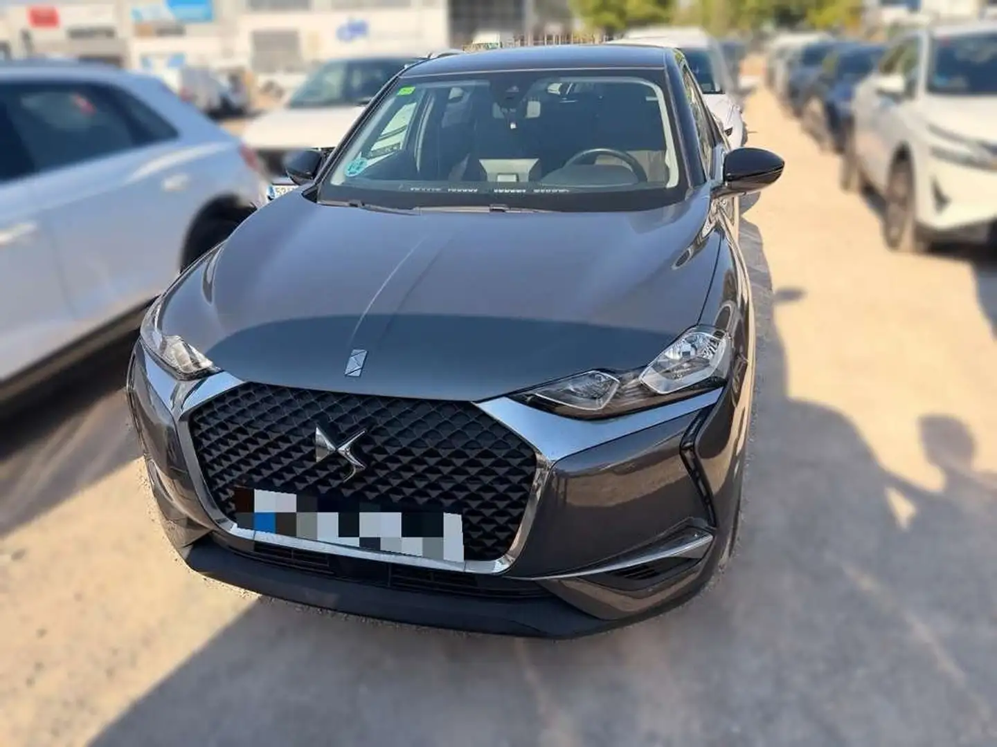 DS Automobiles DS 3 Crossback BlueHDi 81 kW Manual BASTILLE Gris - 1