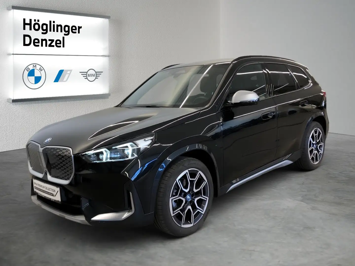 BMW iX1 eDrive20 Schwarz - 2