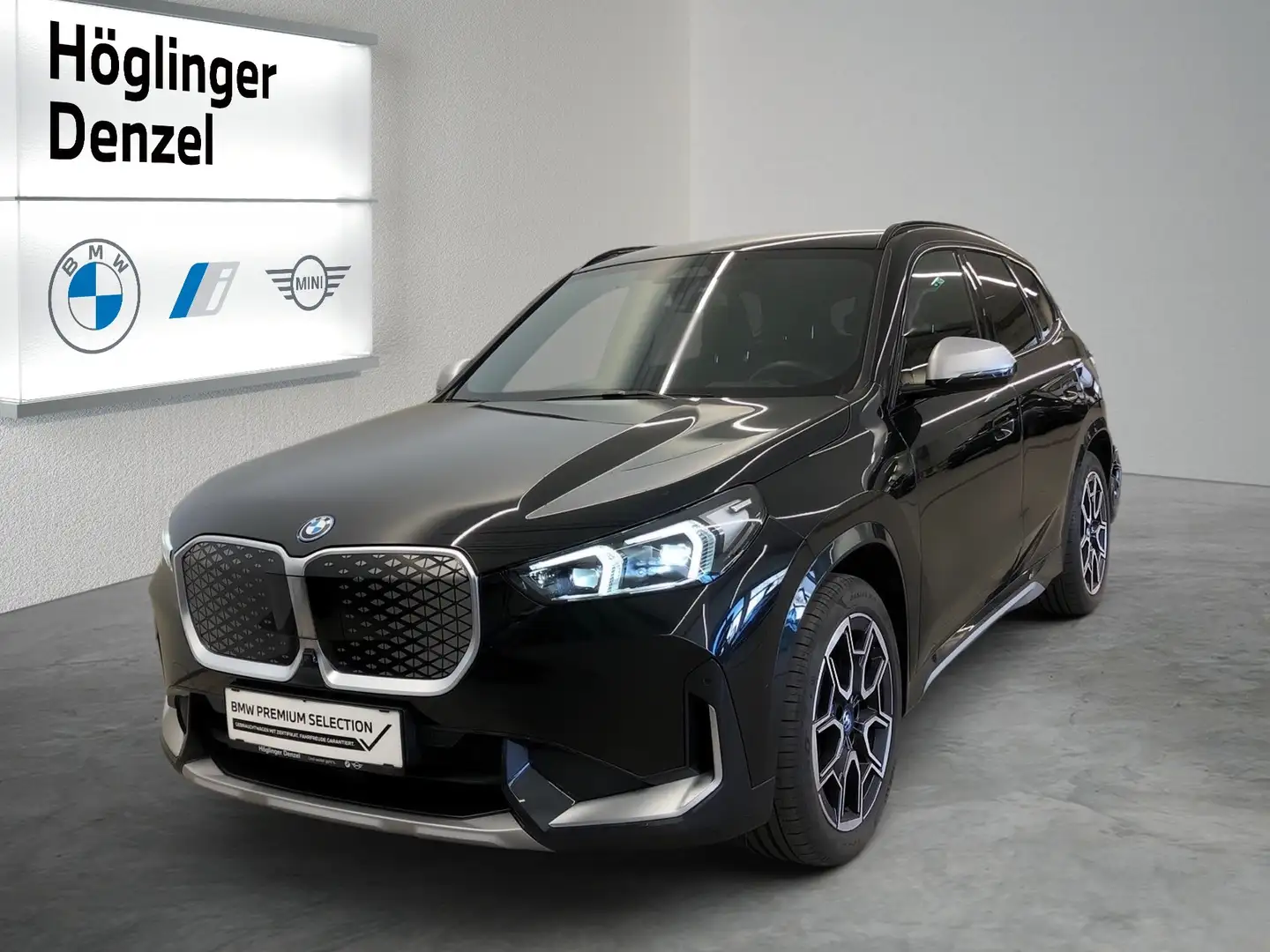 BMW iX1 eDrive20 Schwarz - 1