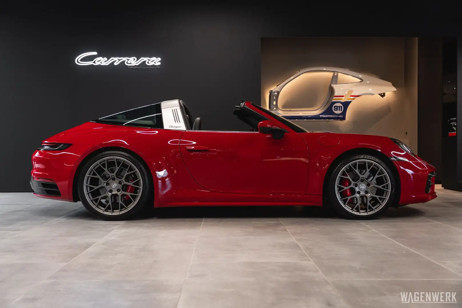 Porsche 992 Targa 4S PDK MEGAVOLL EXCLUSIVE-MANUFAKTUR LIFT Rot - 2