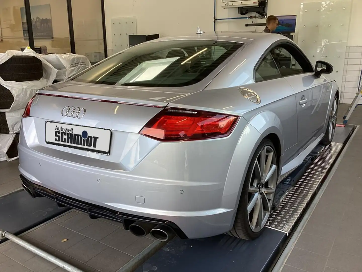 Audi TTS Coupe 2.0 TFSI + GARANTIE Silber - 2