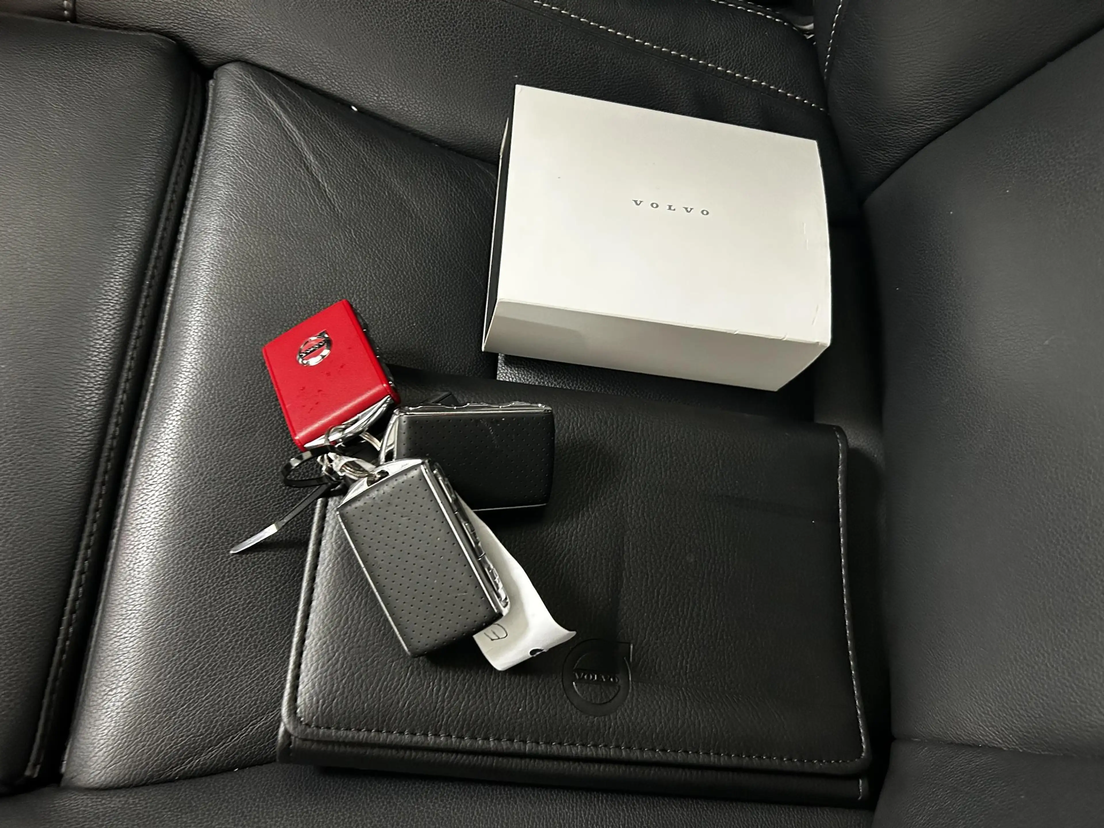 Volvo XC40 2.0 T4 R-Design NAVIGATIE | WEGKLAPBARE TREKHAAK | — photo 13