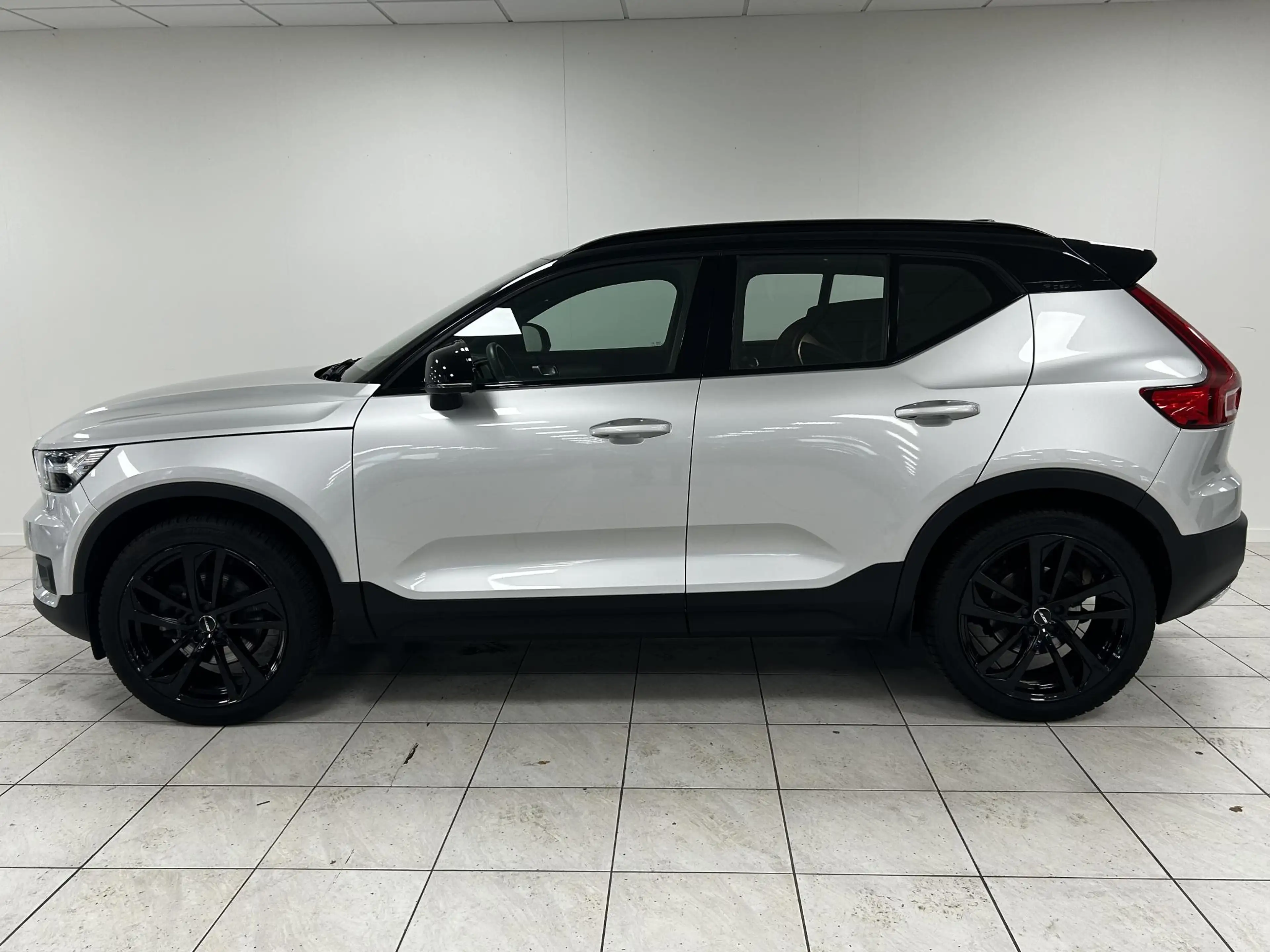 Volvo XC40 2.0 T4 R-Design NAVIGATIE | WEGKLAPBARE TREKHAAK | — photo 14