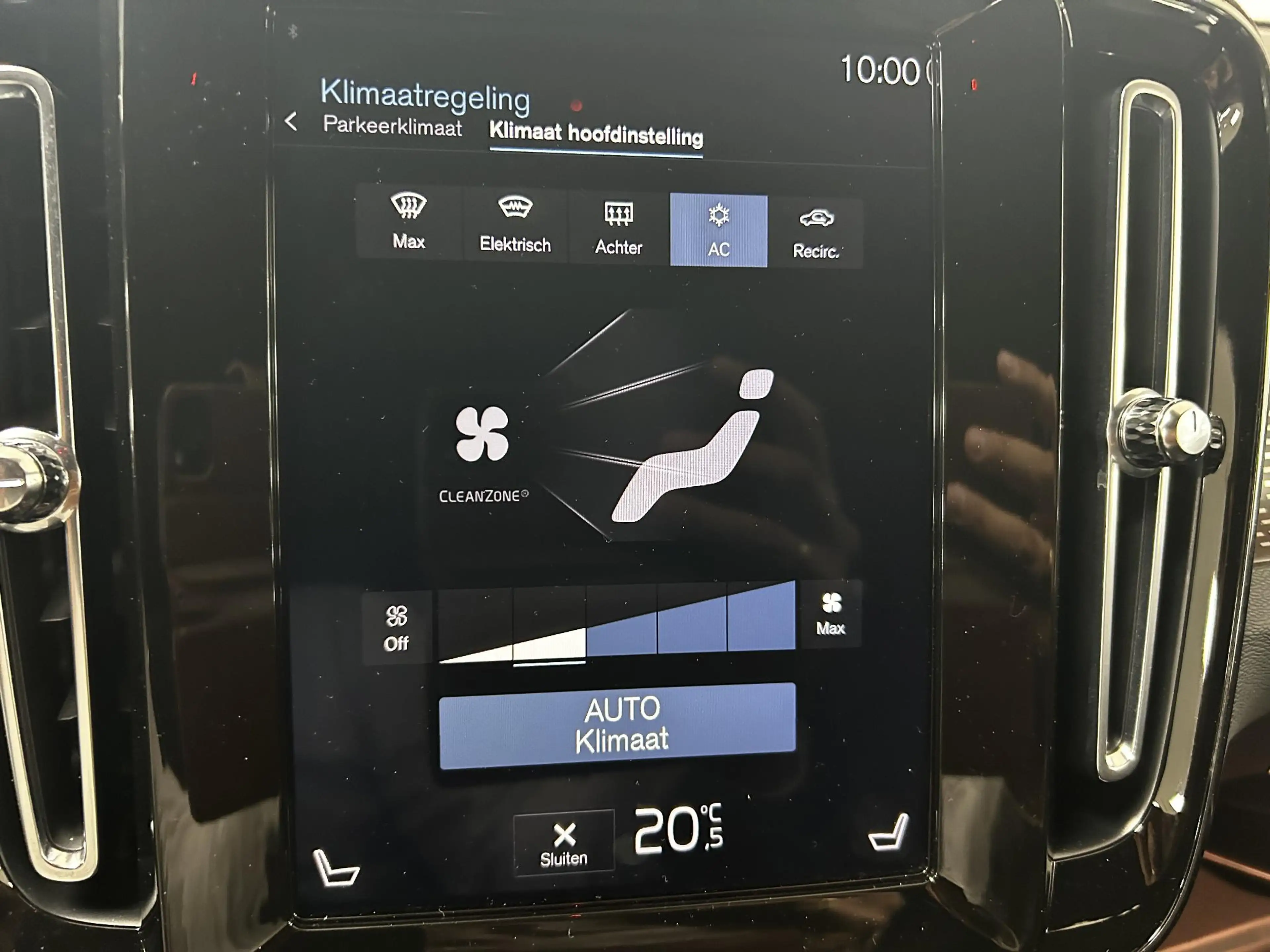 Volvo XC40 2.0 T4 R-Design NAVIGATIE | WEGKLAPBARE TREKHAAK | — photo 11