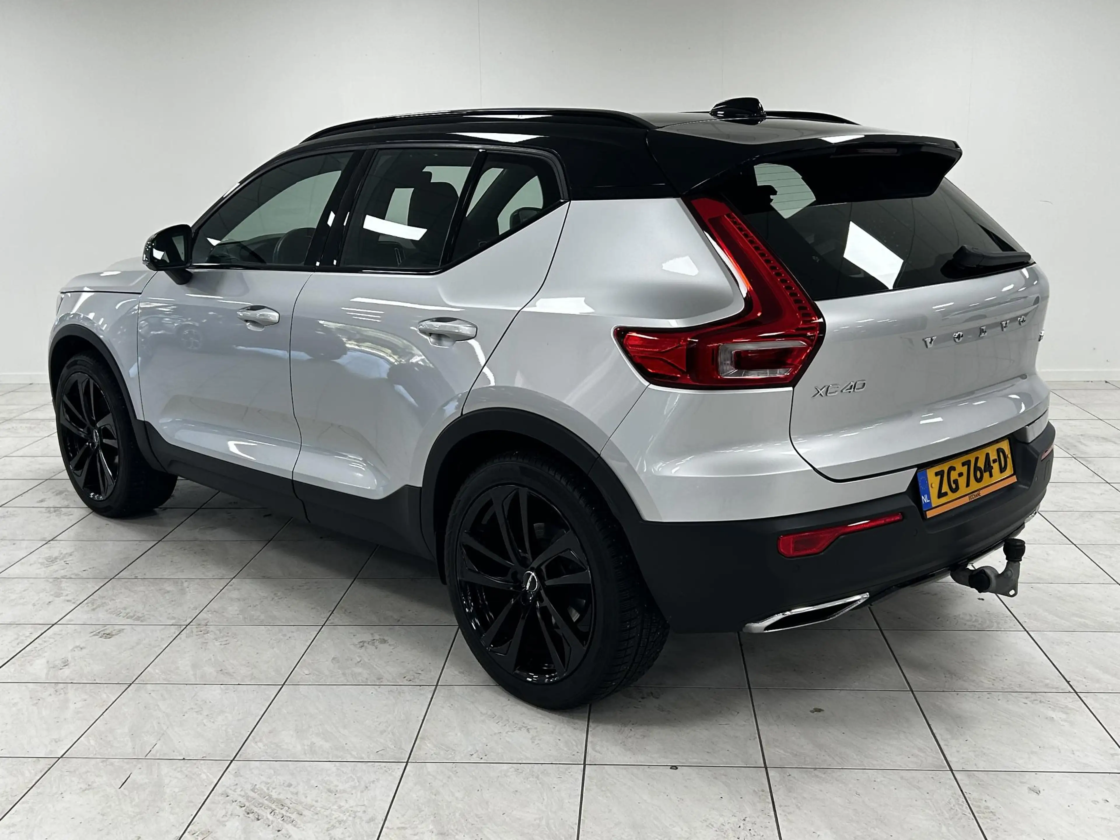 Volvo XC40 2.0 T4 R-Design NAVIGATIE | WEGKLAPBARE TREKHAAK | — photo 5