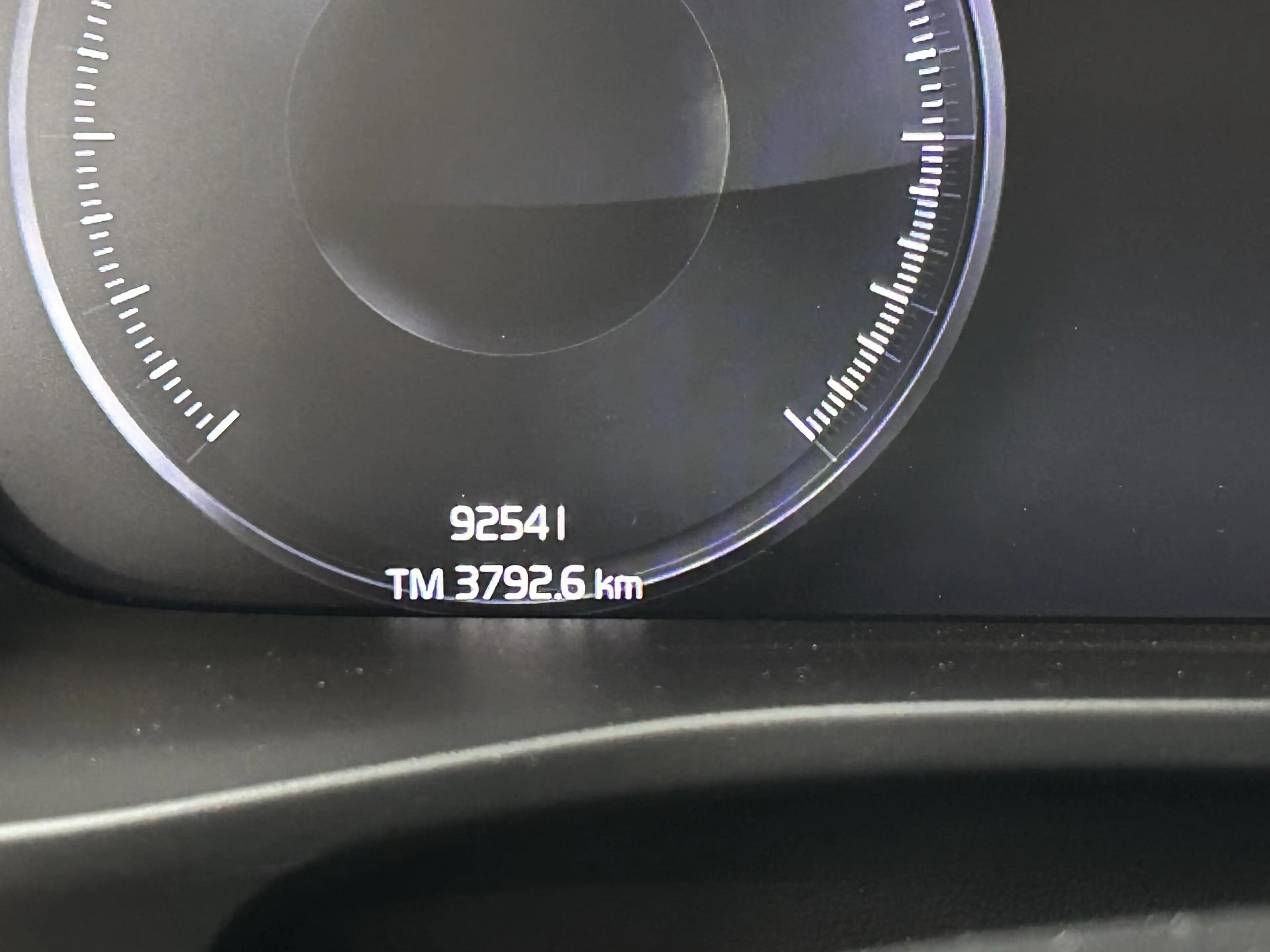Volvo XC40 2.0 T4 R-Design NAVIGATIE | WEGKLAPBARE TREKHAAK | — photo 3