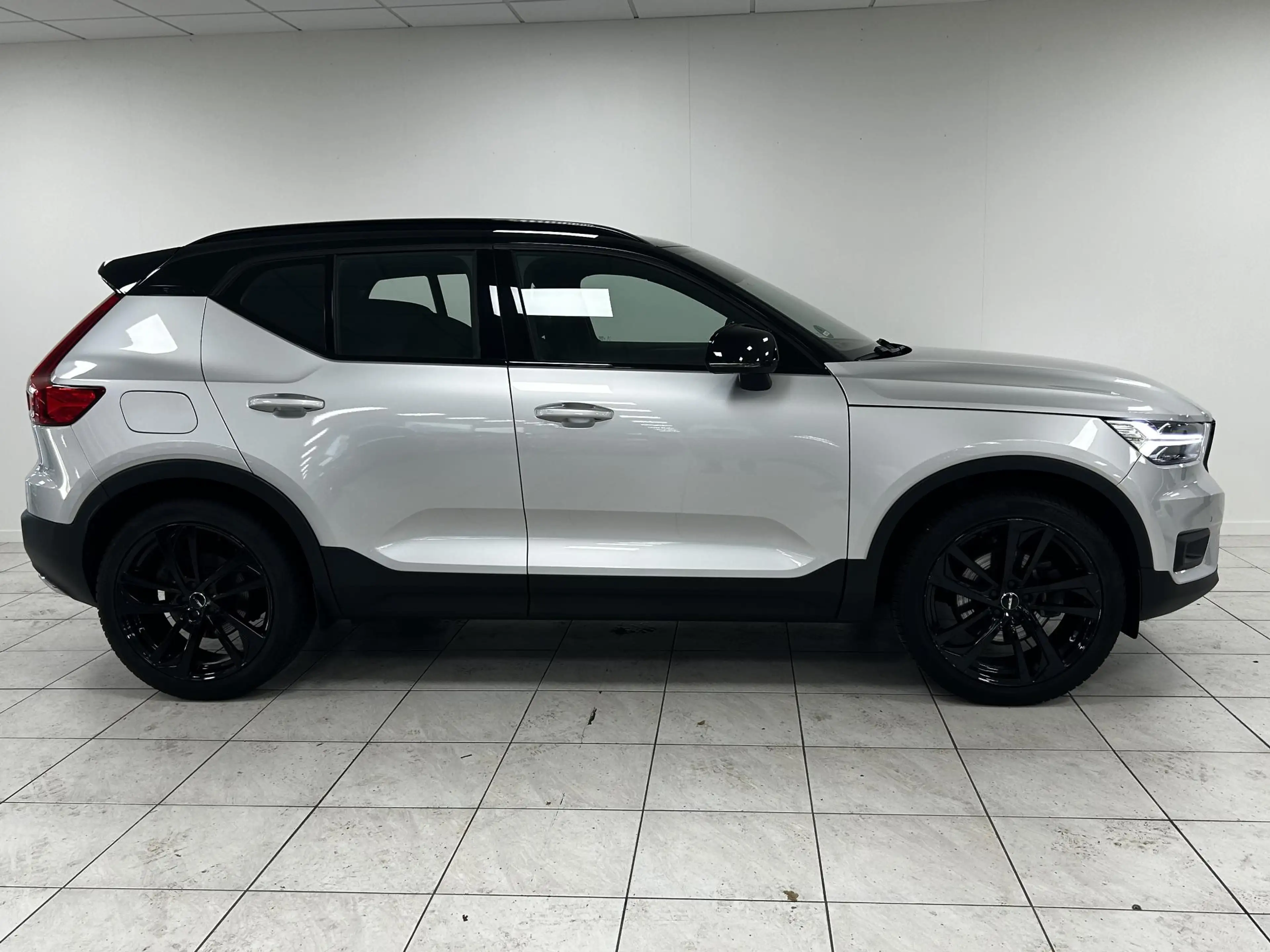 Volvo XC40 2.0 T4 R-Design NAVIGATIE | WEGKLAPBARE TREKHAAK | — photo 15