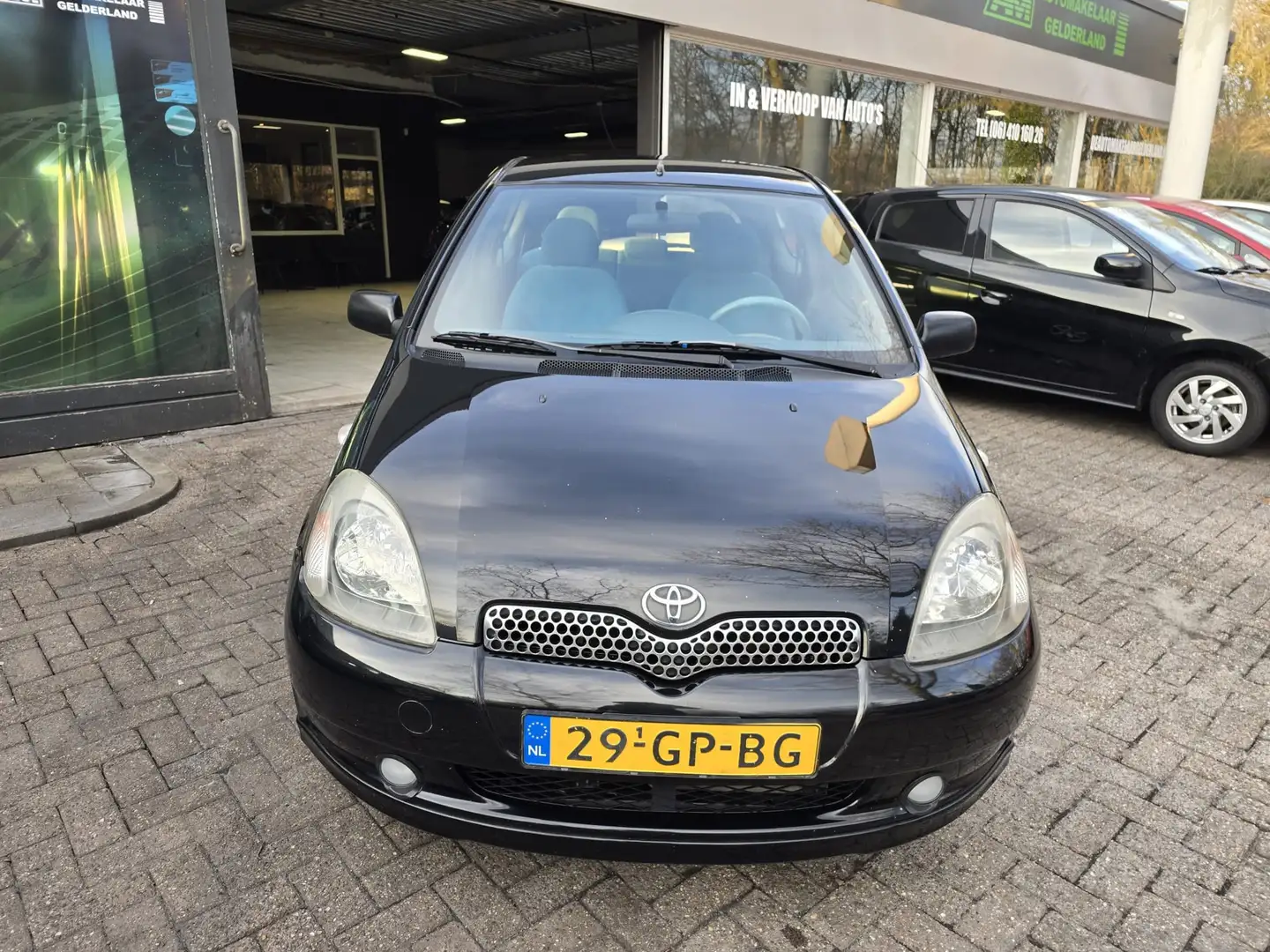 Toyota Yaris 1.0-16V VVT-i Sol | 12MND GARANTIE | NW APK | ELEC Zwart - 2