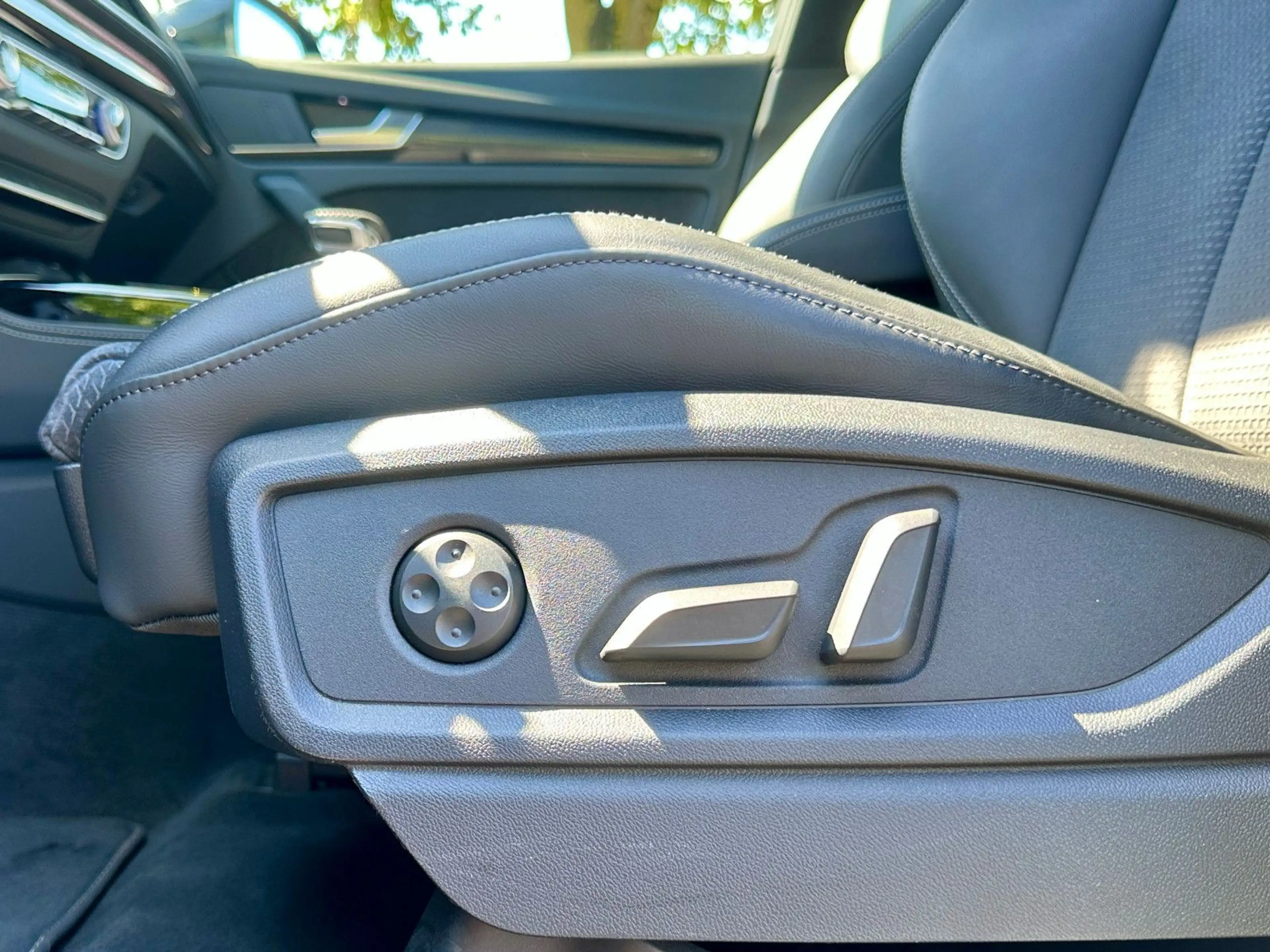 Audi SQ5 TDI quattro tiptronic BLACK KAMERA B&O VC+ — photo 12