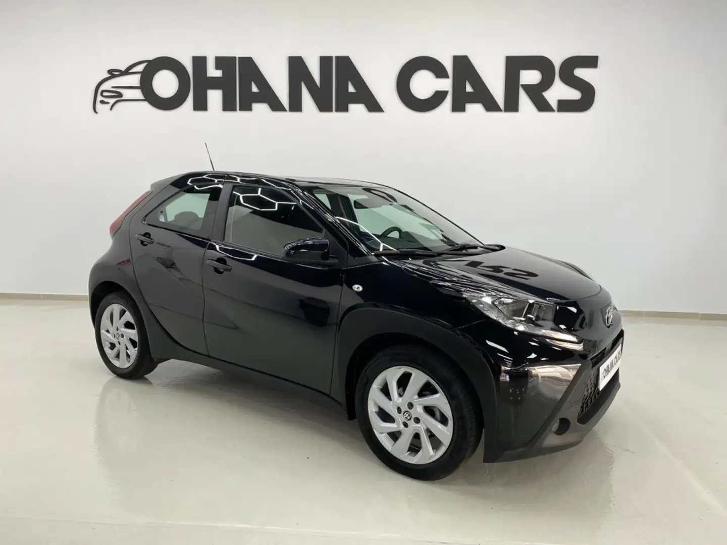 Toyota Aygo X Play s-CVT Negro - 1