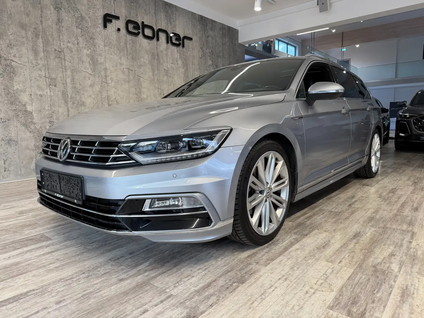 Volkswagen Passat Variant Highline TDI 4Motion DSG R-Line ACC, Panorama Silber - 1