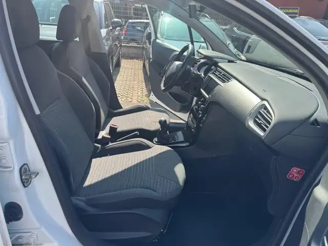 Citroen C3 view 11