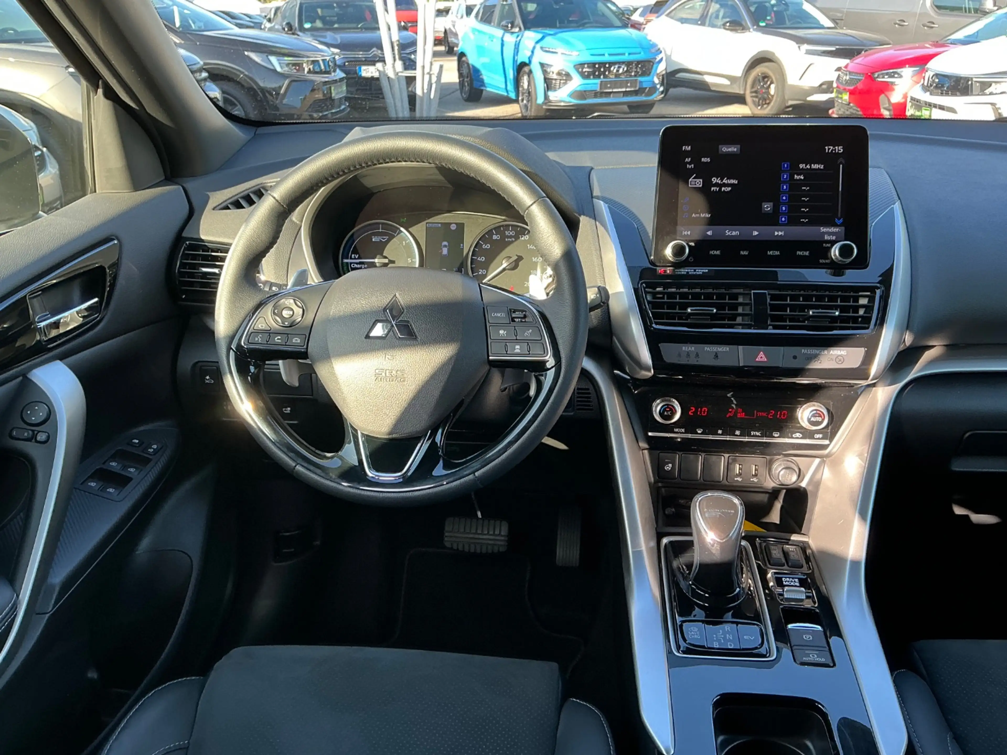 Mitsubishi Eclipse Cross 2.4 Select Black Allrad! Wenig KM! — photo 4