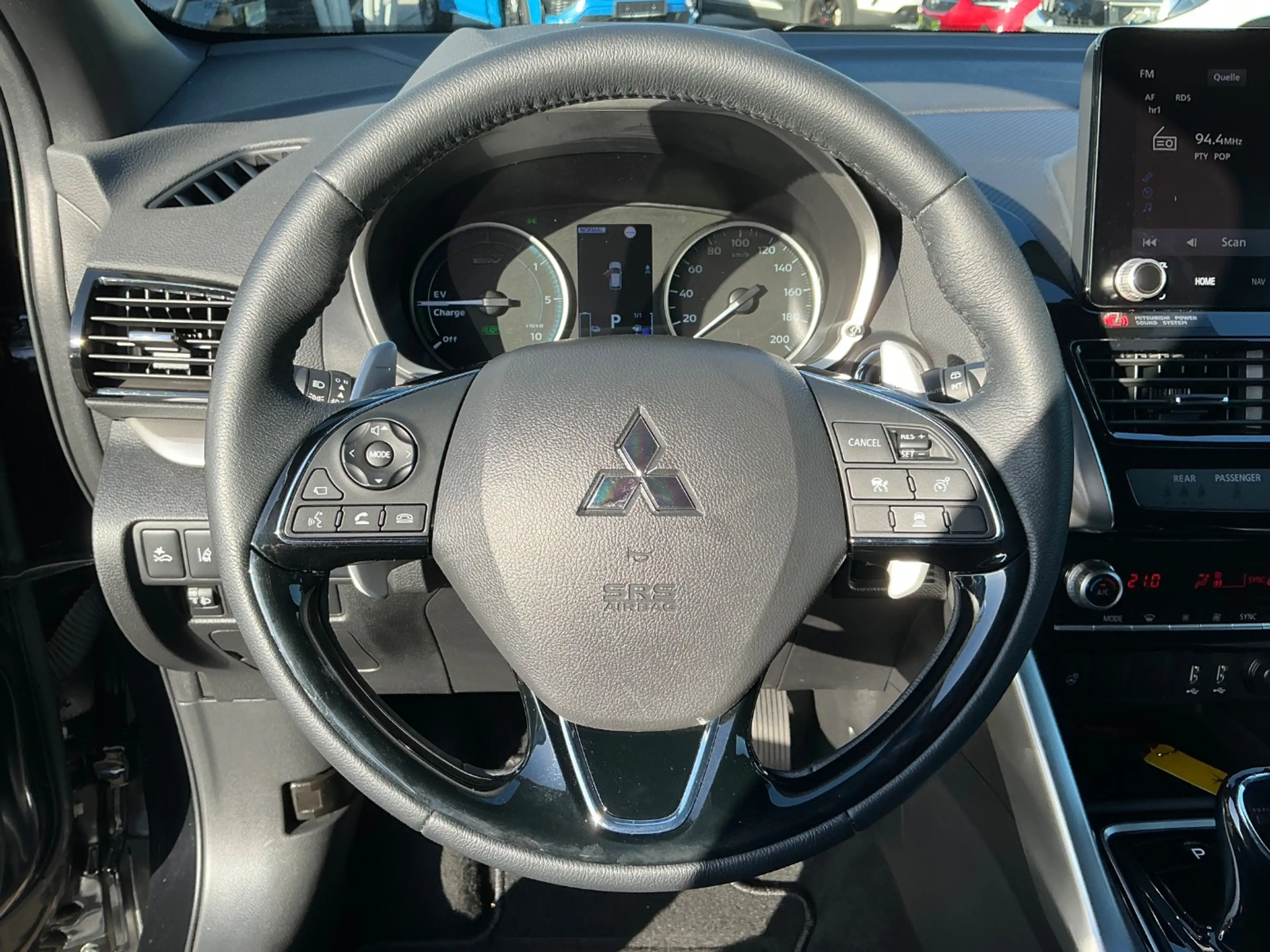 Mitsubishi Eclipse Cross 2.4 Select Black Allrad! Wenig KM! — photo 11