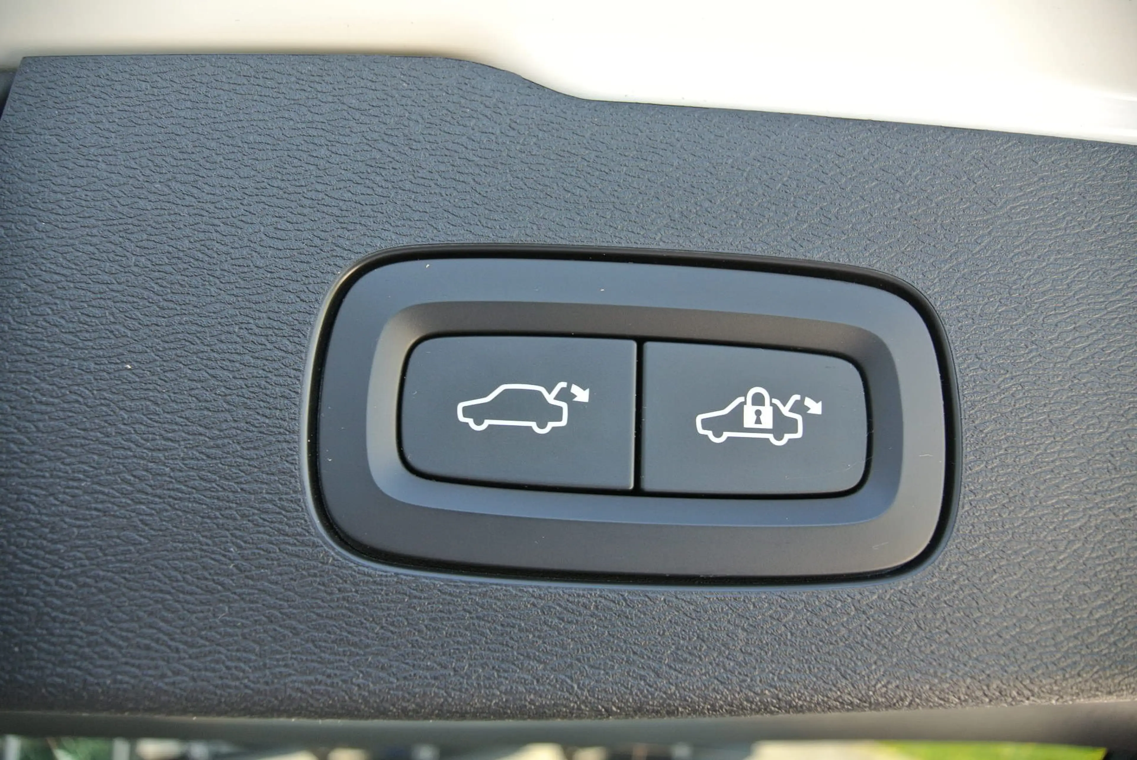 Volvo V60 Cross Country 2.0 B4 MHEV Geartronic 8g, AWD * LEDER * LED * — photo 10