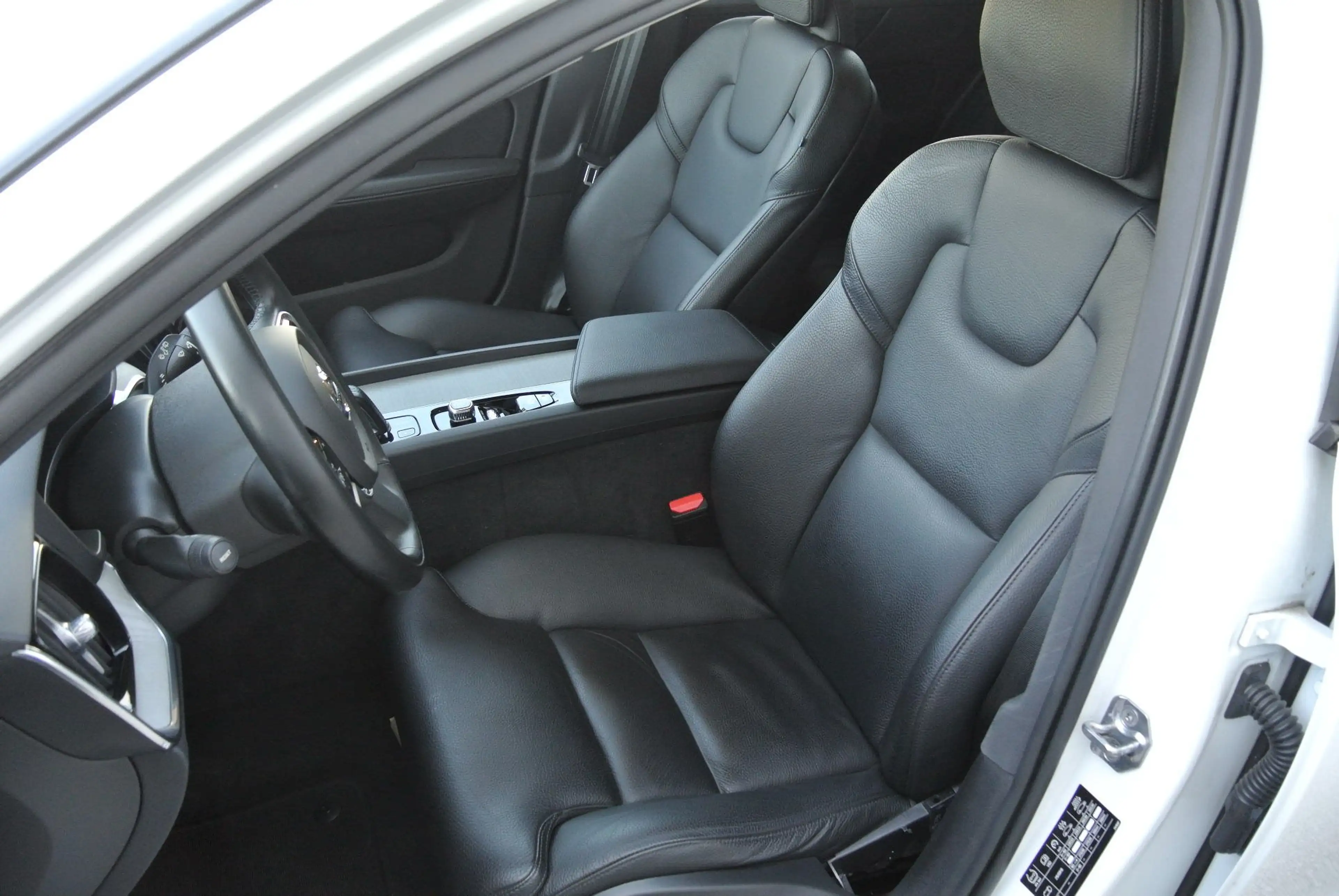 Volvo V60 Cross Country 2.0 B4 MHEV Geartronic 8g, AWD * LEDER * LED * — photo 6