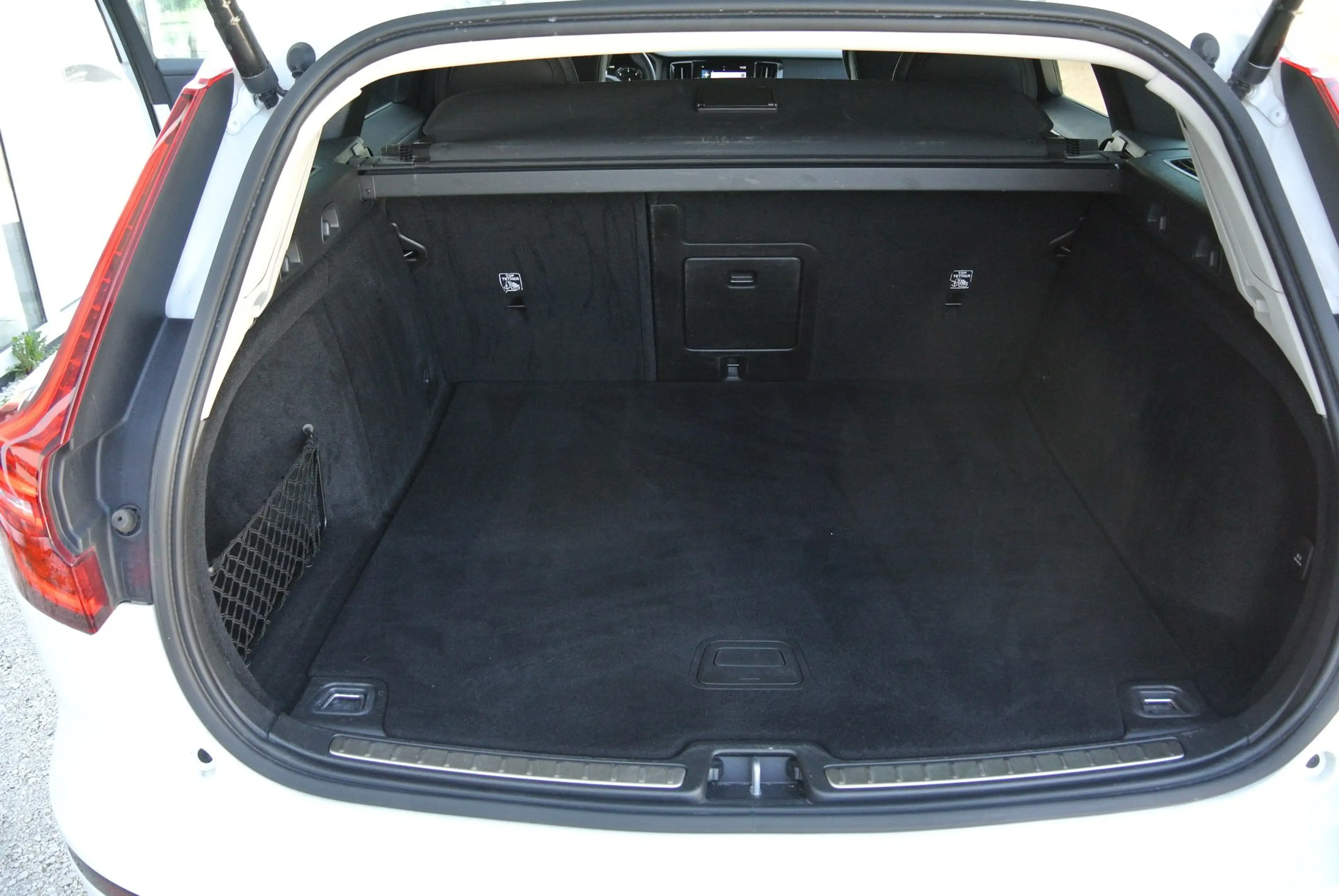Volvo V60 Cross Country 2.0 B4 MHEV Geartronic 8g, AWD * LEDER * LED * — photo 9