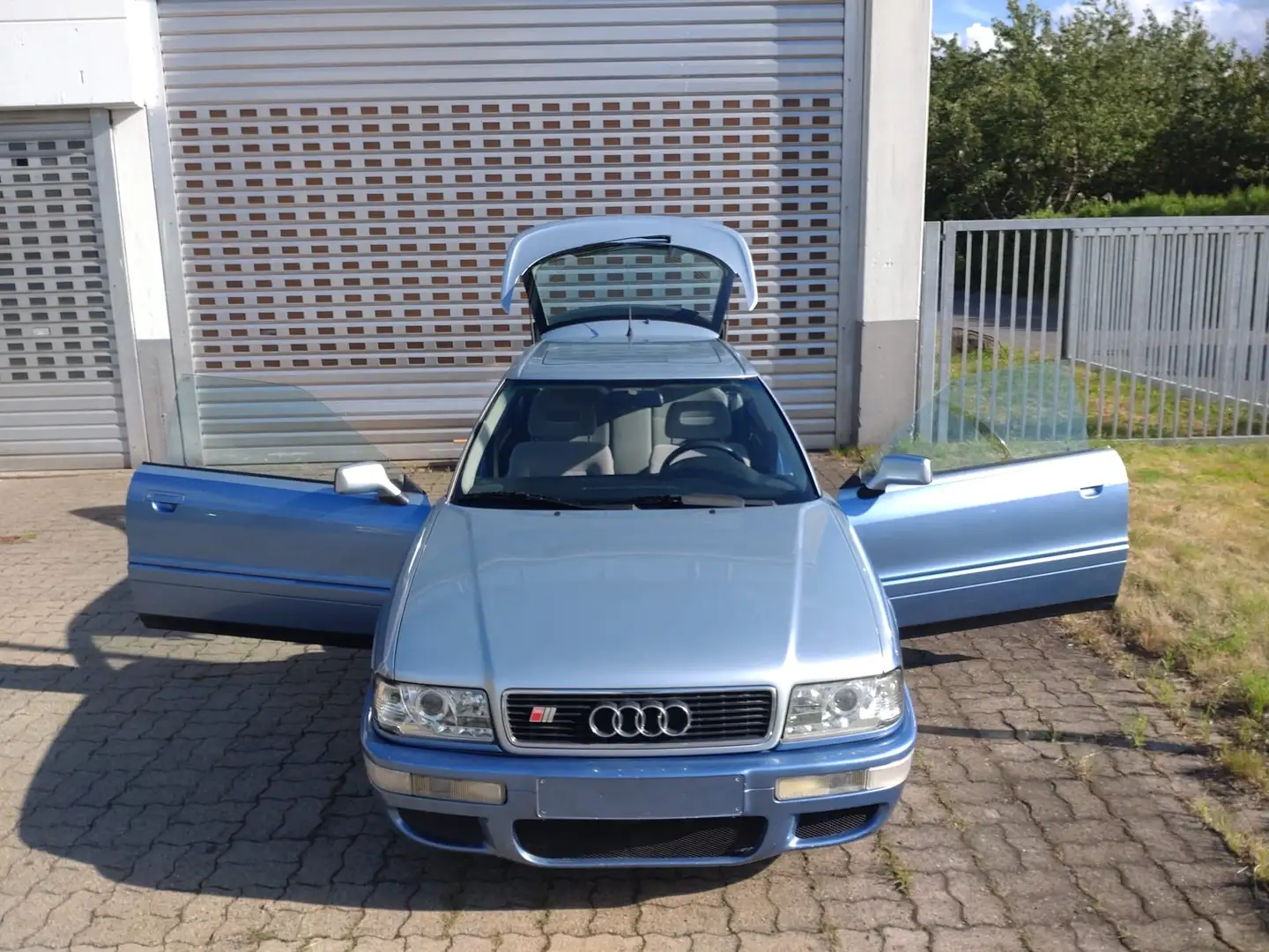 Audi Coupe Coupe 2.3 E Blau - 2