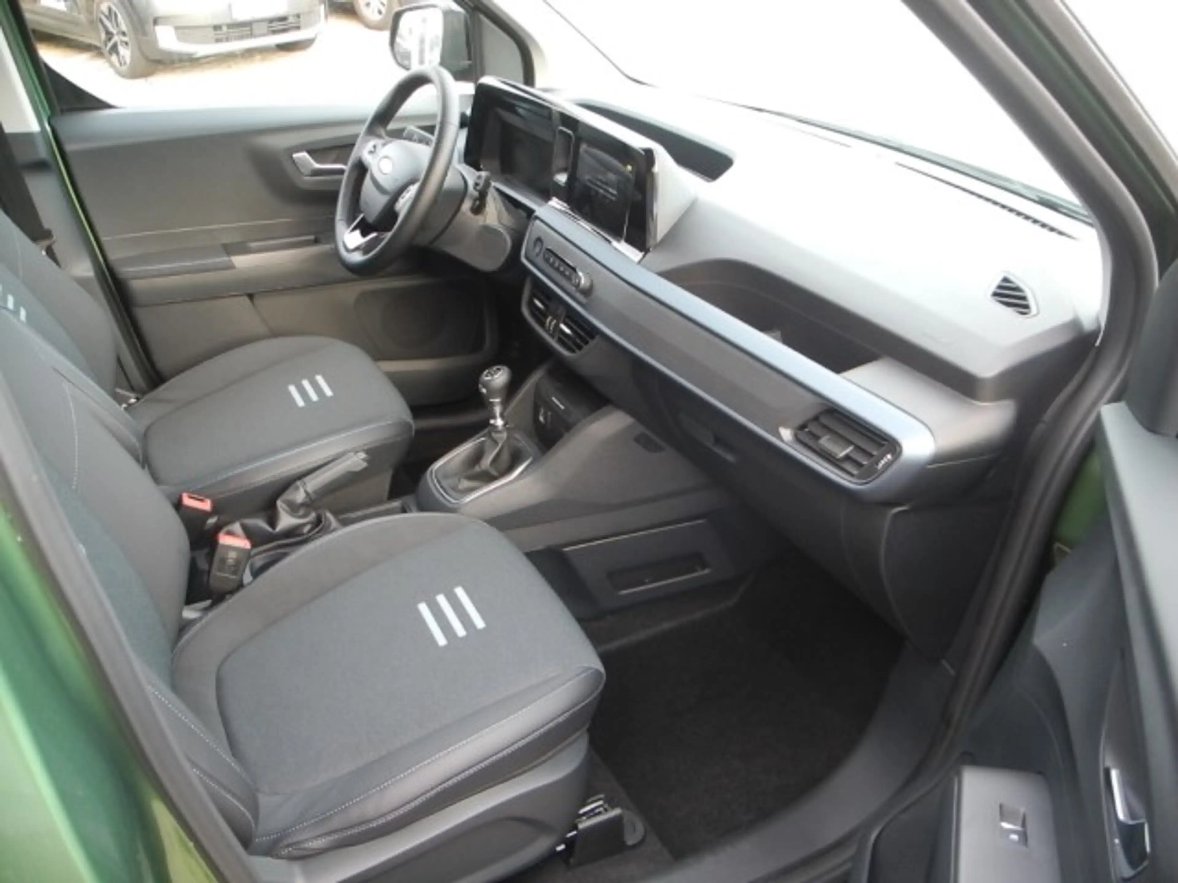 Ford Tourneo Courier ACTIVE - Winter-Pak., Dach weiß, Navi, LED Tfl. — photo 6
