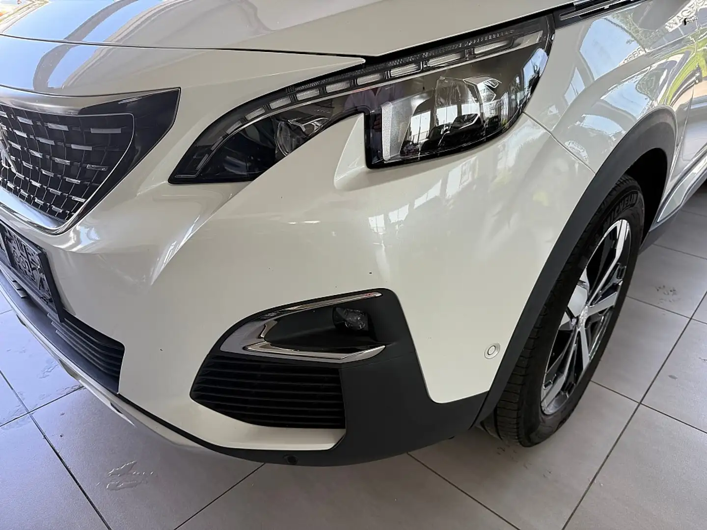 Peugeot 5008 1,5 BlueHDI 130 S&S EAT8 GT-Line Aut. Weiß - 2