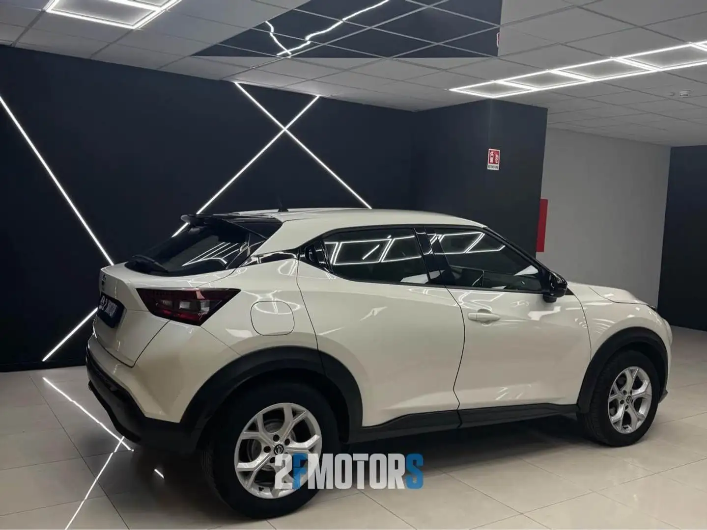 Nissan Juke 1.0 dig-t N-Connecta 117cv Blanc - 2
