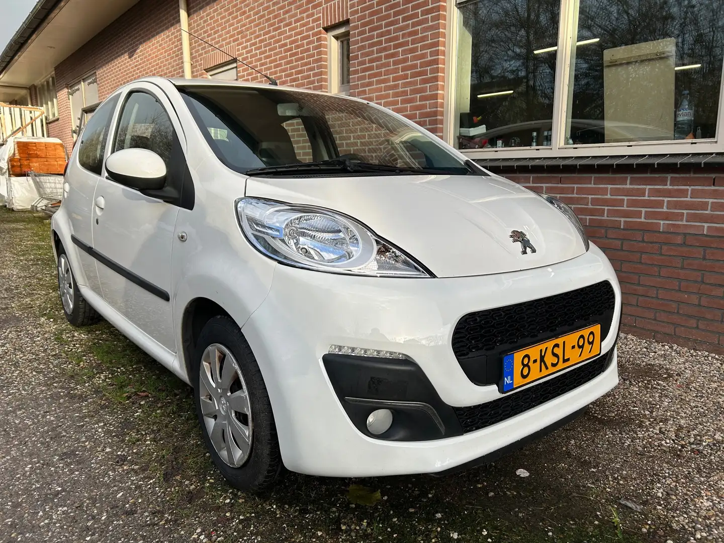 Peugeot 107 1.0 Active leder bekleding airco Blanc - 2