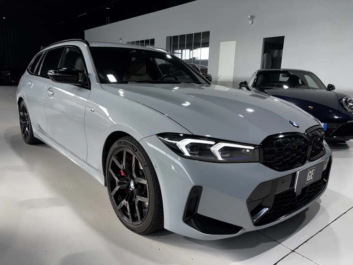 BMW 340 M340i Touring mhev 48V xdrive MSport Pro Grau - 2
