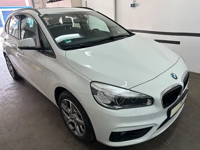 BMW 216 Baureihe 2 Active Tourer 216 d Advantage