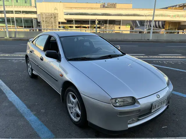 Mazda 323
