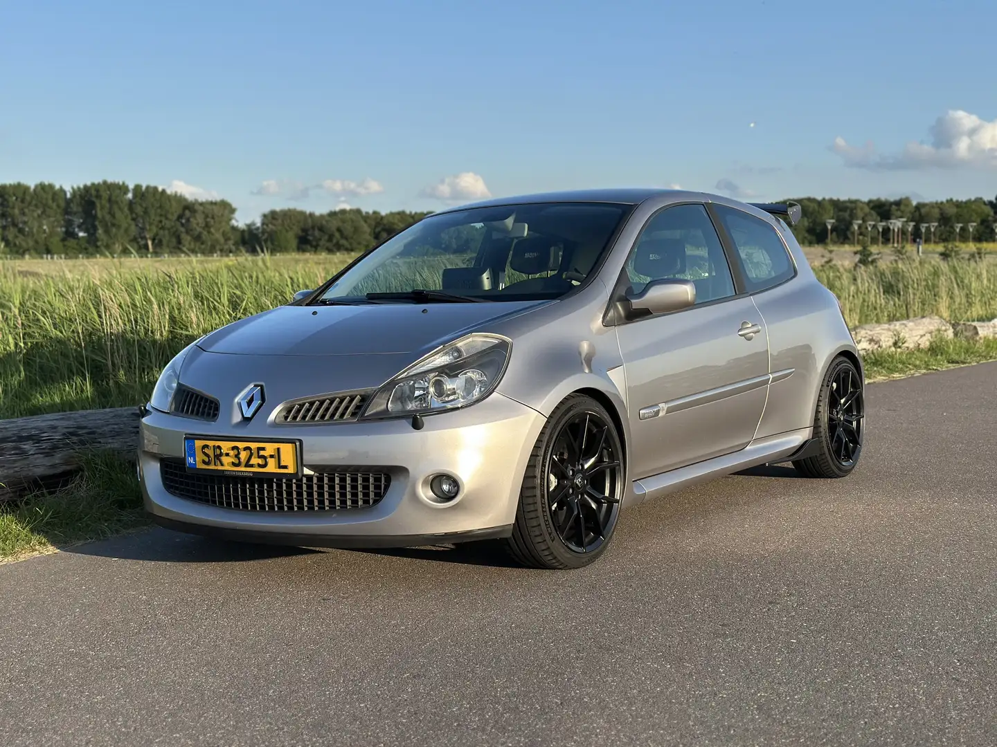 Renault Clio 2.0 RS 18” Velgen Carplay Michelin Pilot Sport 5 Szary - 2