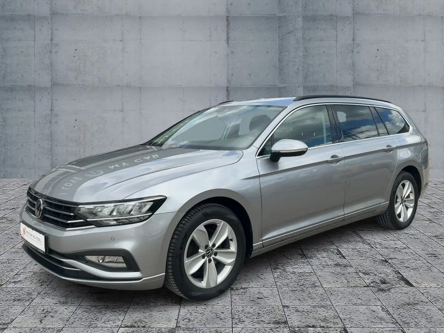 Volkswagen Passat Variant 2.0 TDI DSG BUSINESS LED+NAV+STHZ Silber - 2
