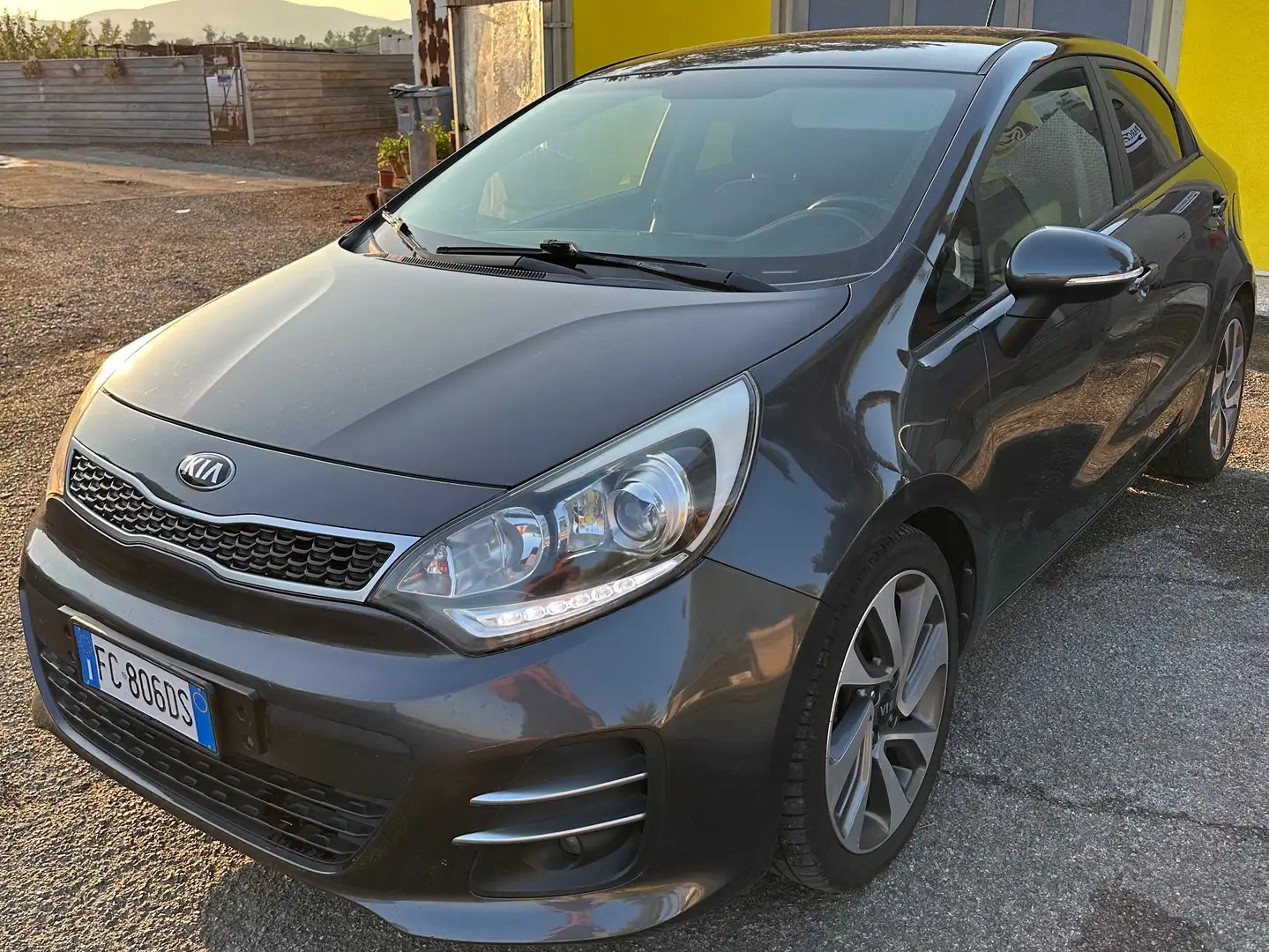 Kia Rio Rio III 2016 5p 1.4 crdi high tech stop Grigio - 1
