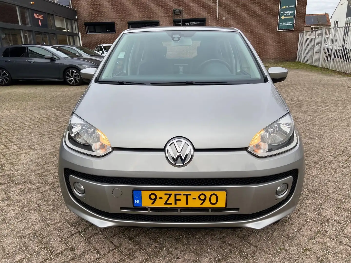 Volkswagen up! 1.0 high up! BlueMotion - 1e Eigenaar 27.350 kilom Grijs - 2