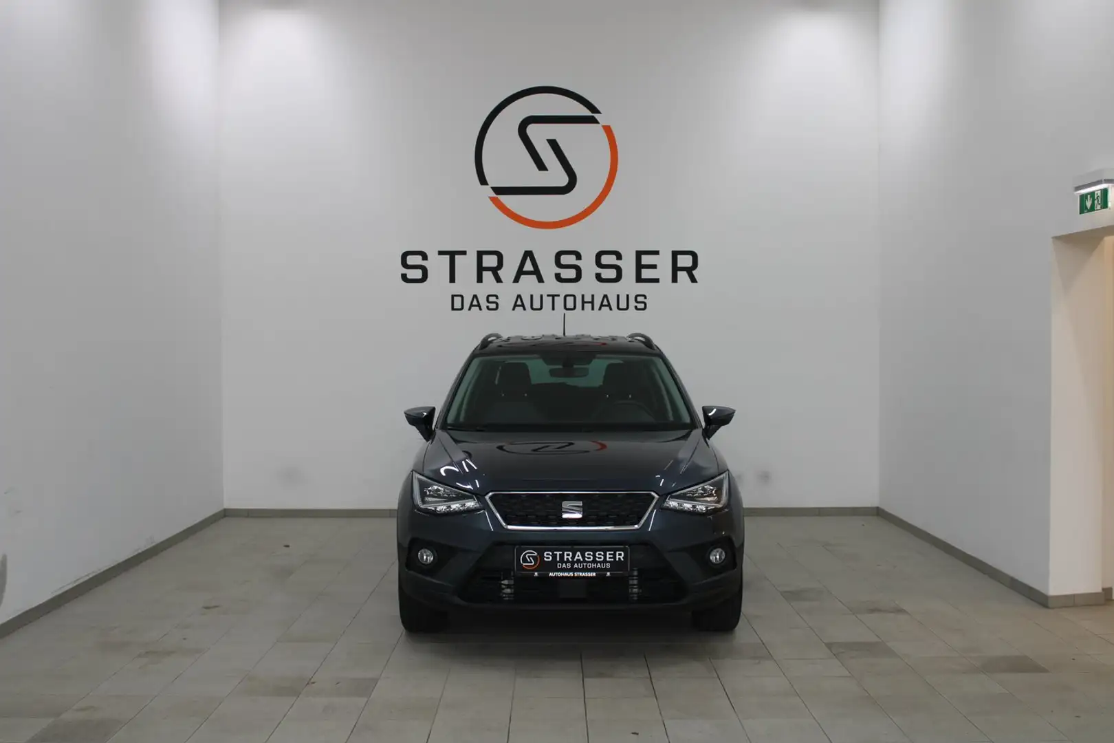 SEAT Arona Style TGI-Hybrid Grau - 2