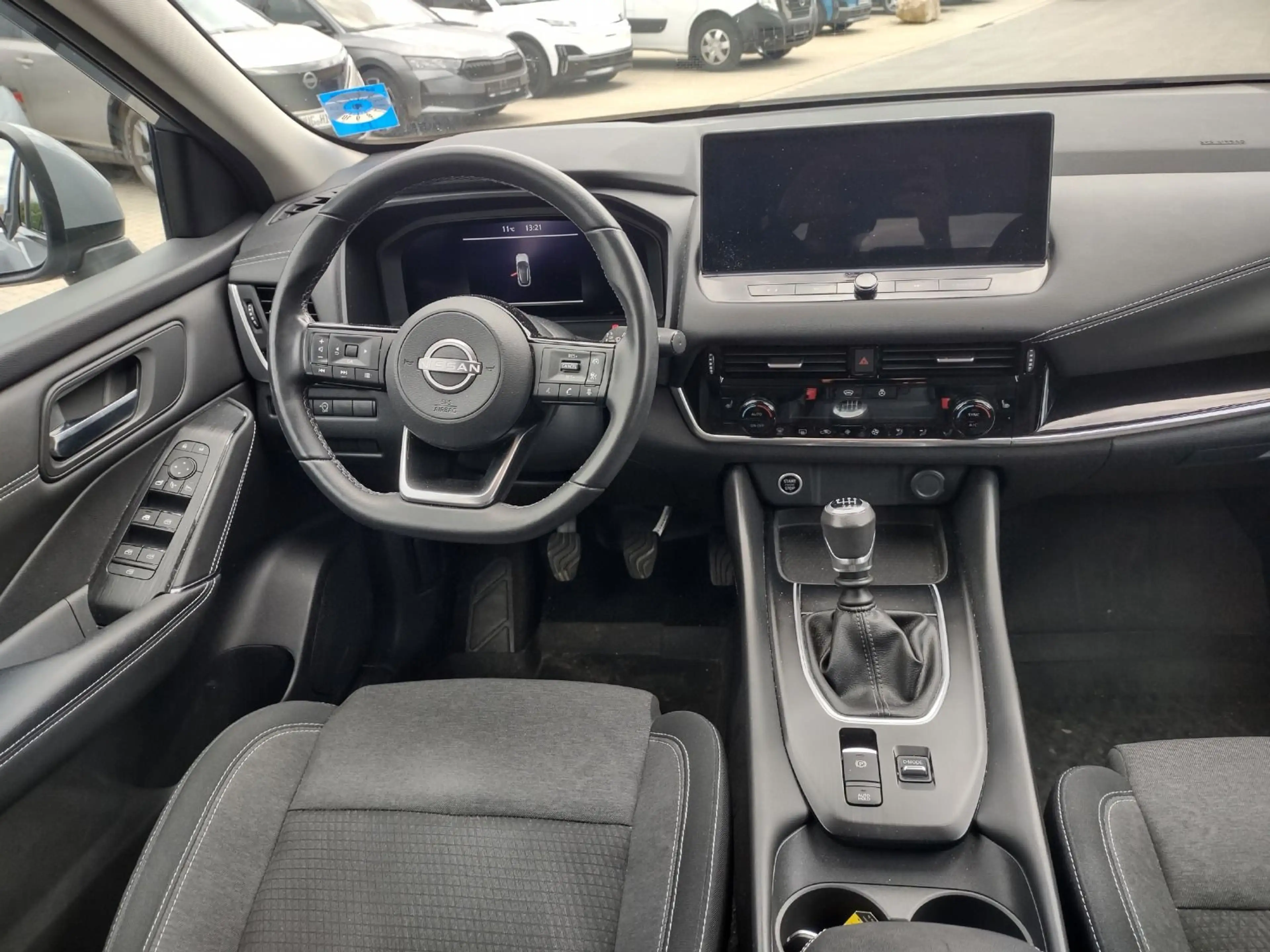 Nissan Qashqai N-Connecta 1.3DIG-T 140 MHEV / NAVI / Wi — photo 13